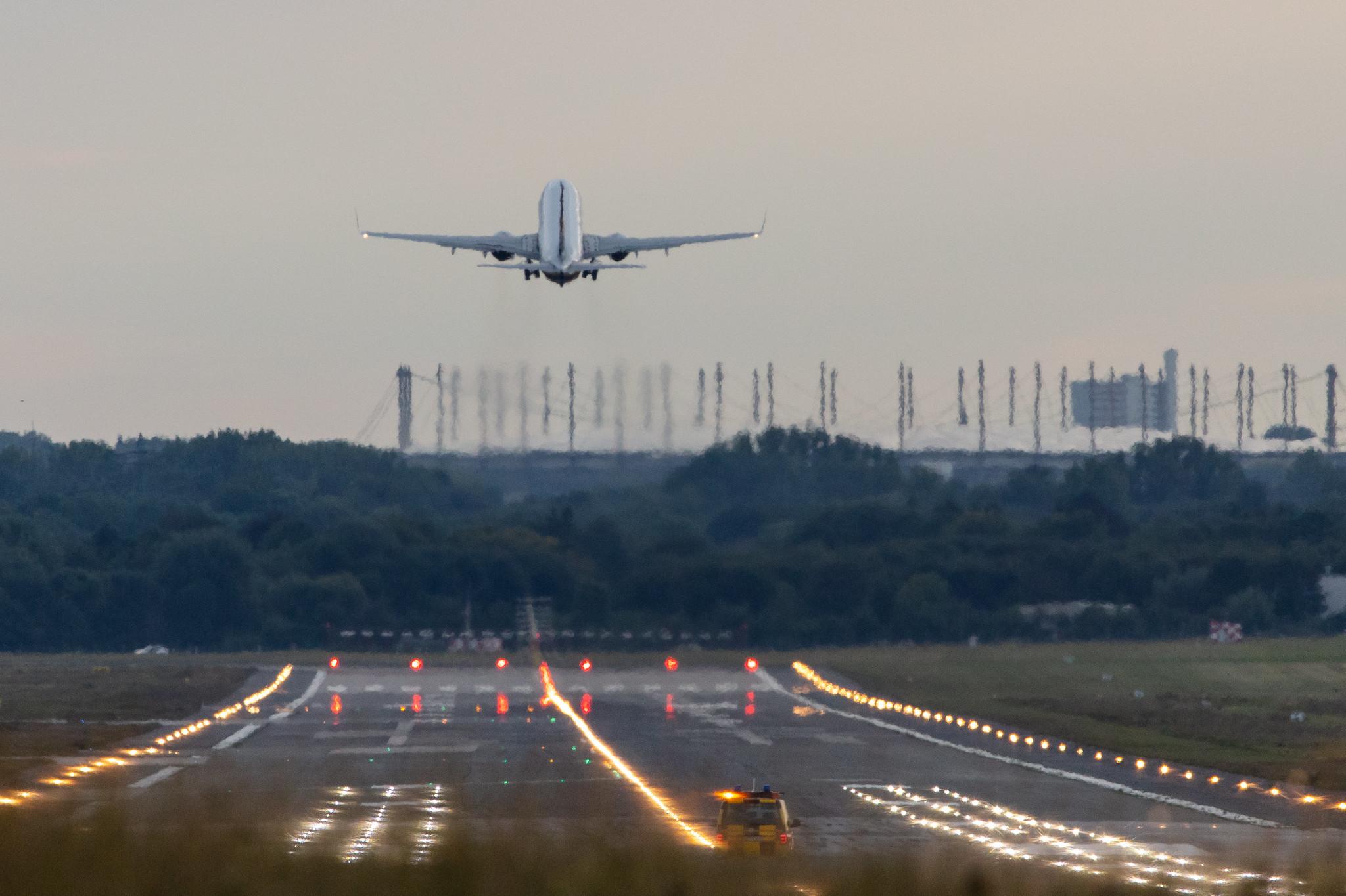 Hamburg Airport: Ryanair (FR / RYR) |  Boeing 737-8AS B738 | EI-EFF | MSN 35016