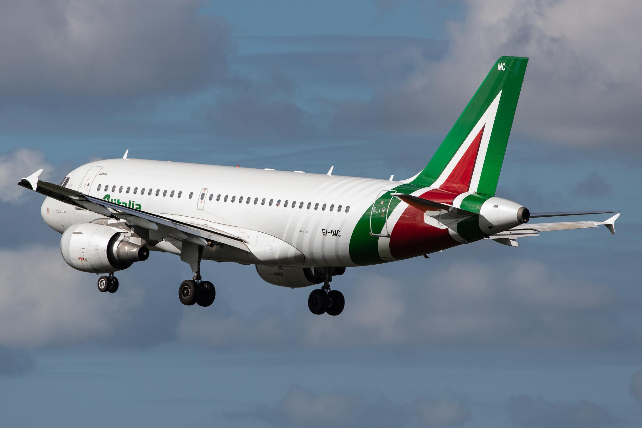 Amsterdam Airport Schiphol: Alitalia (AZ / AZA) |  Airbus A319-112 A319 | EI-IMC | MSN 2057