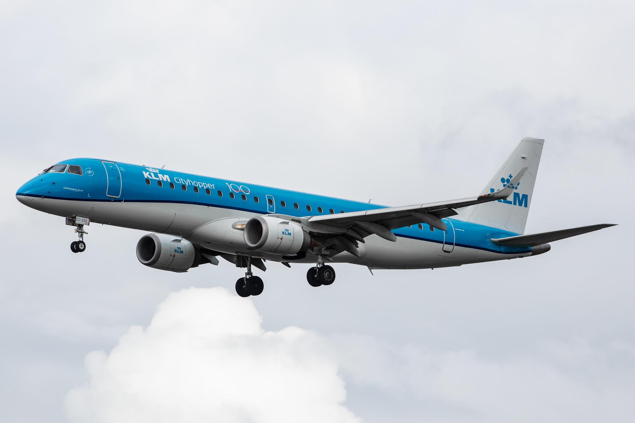 Amsterdam Airport Schiphol: KLM (KL / KLM) | Operator: KLM Cityhopper |  Embraer E190STD E190 | PH-EZC | MSN 19000250