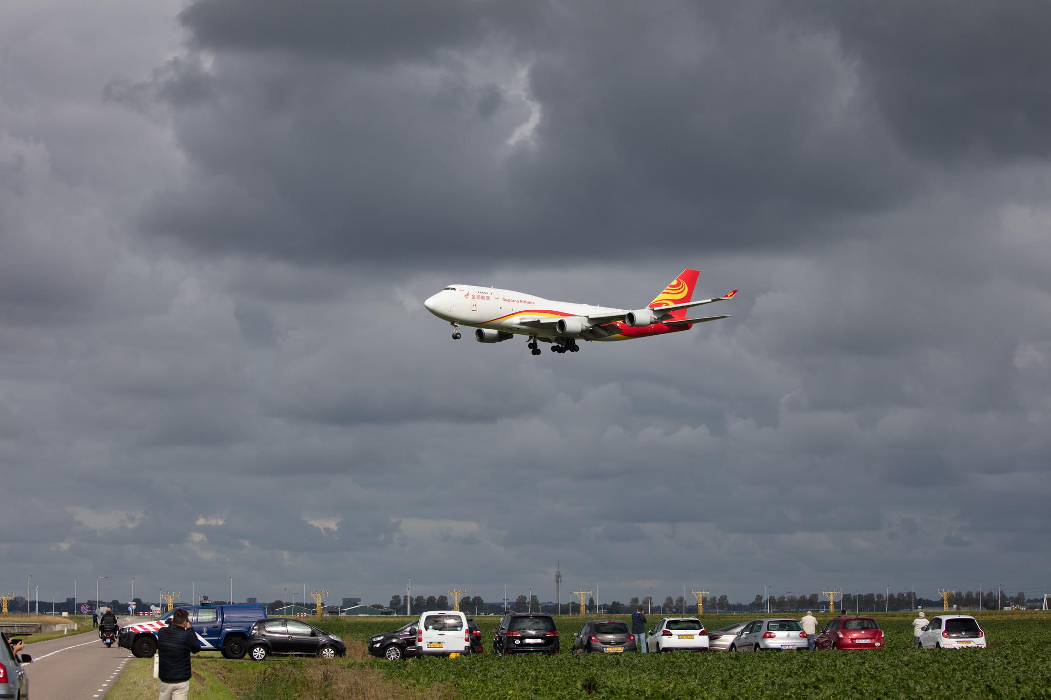 Amsterdam Airport Schiphol: Suparna Airlines (Y8 / YZR) |  Boeing 747-481(BDSF) B744 | B-2437 | MSN 25207