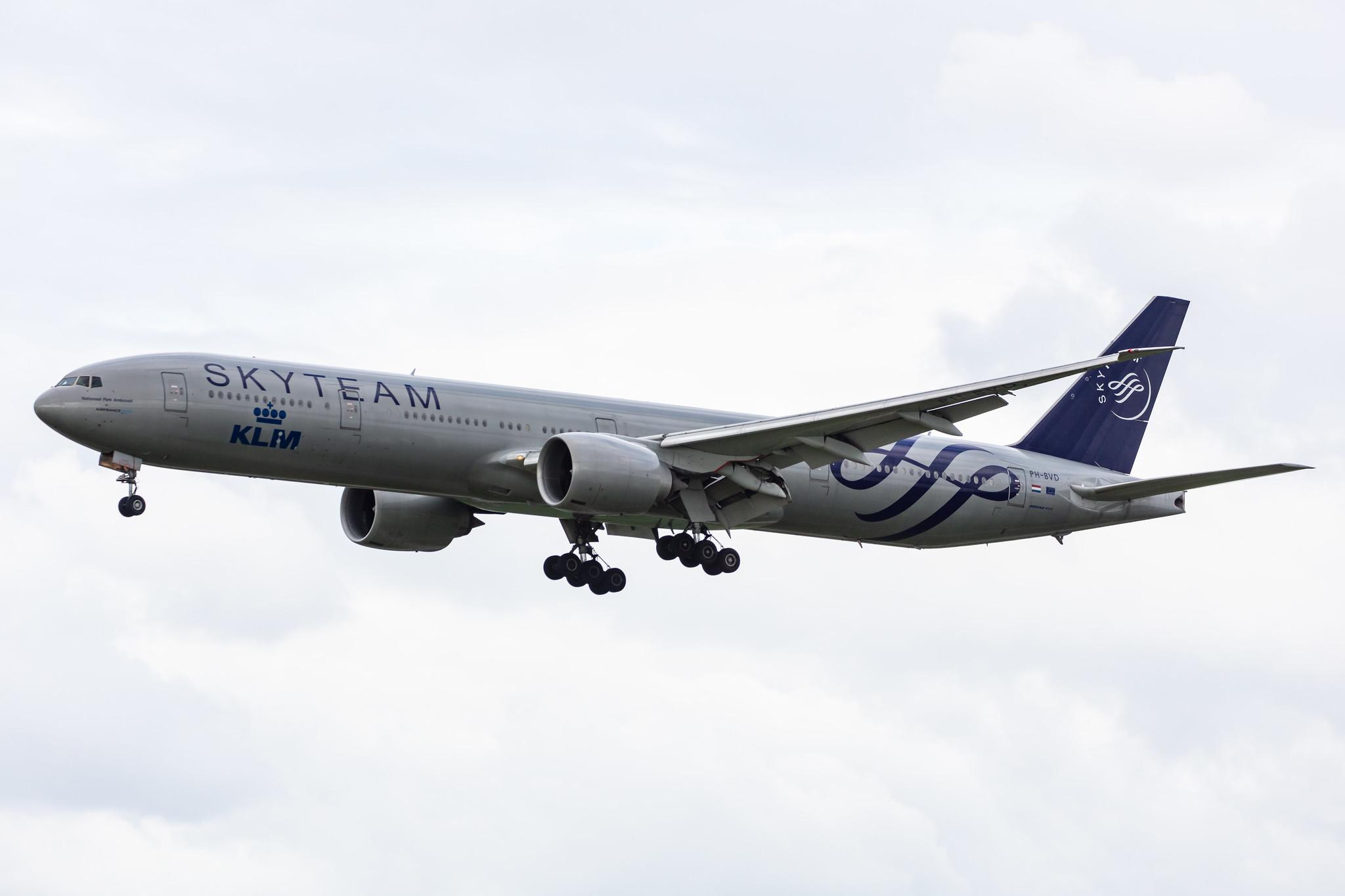 Amsterdam Airport Schiphol: KLM (KL / KLM) |  Livery: SkyTeam Livery |  Boeing 777-306(ER) B77W | PH-BVD | MSN 35979