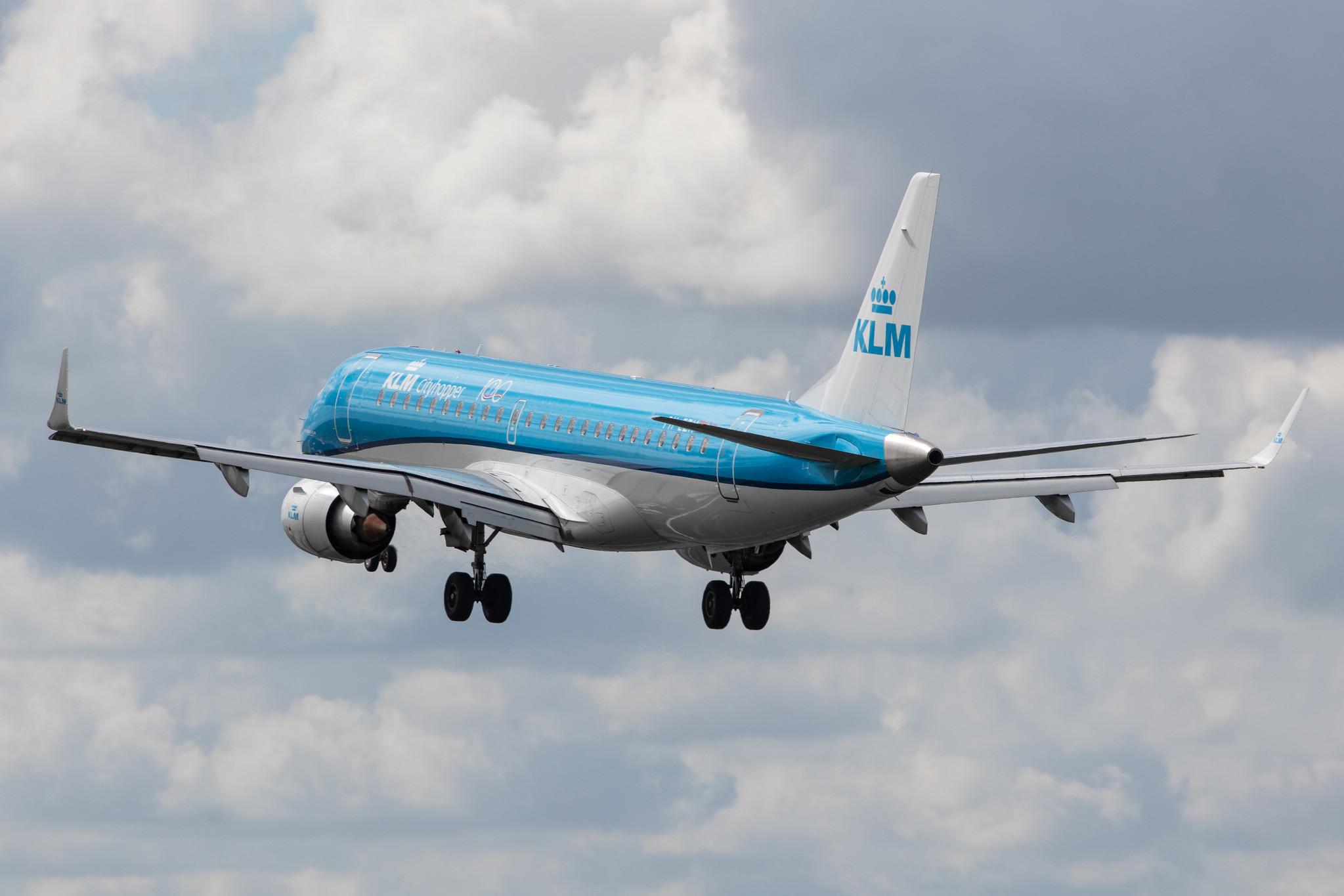 Amsterdam Airport Schiphol: KLM (KL / KLM) | Operator: KLM Cityhopper |  Embraer E190STD E190 | PH-EZH | MSN 19000319