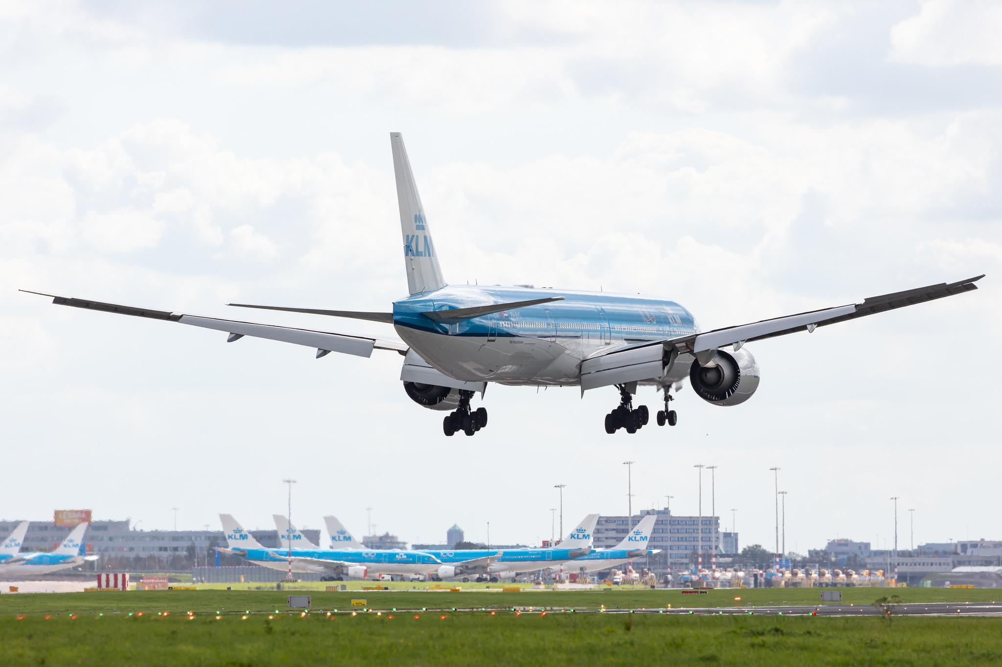 Amsterdam Airport Schiphol: KLM (KL / KLM) |  Boeing 777-306(ER) B77W | PH-BVS | MSN 61604