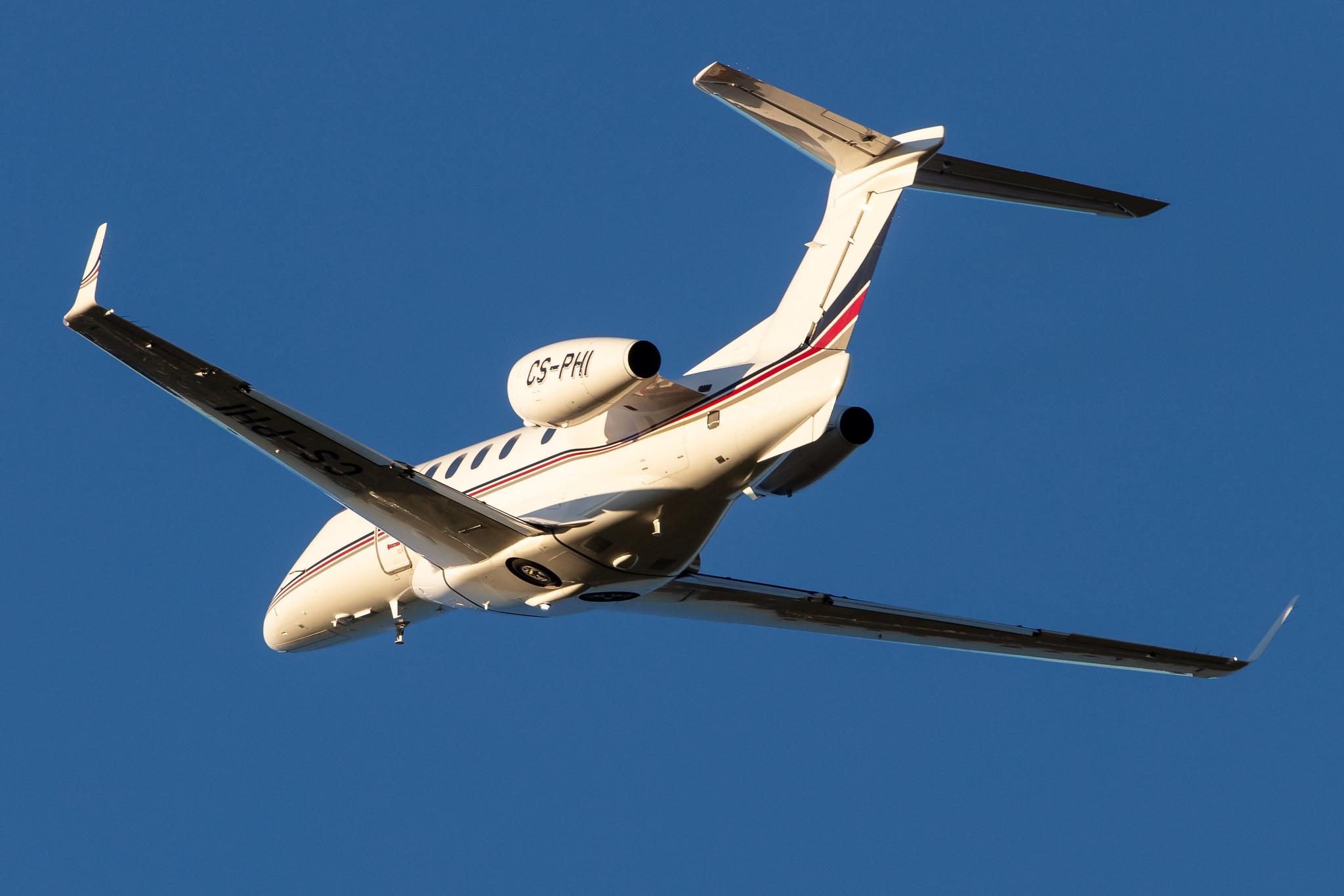 Hamburg Airport: Netjets Europe (/ NJE) | Operator: NetJets |  Embraer Phenom 300 E55P | CS-PHI | MSN 50500332