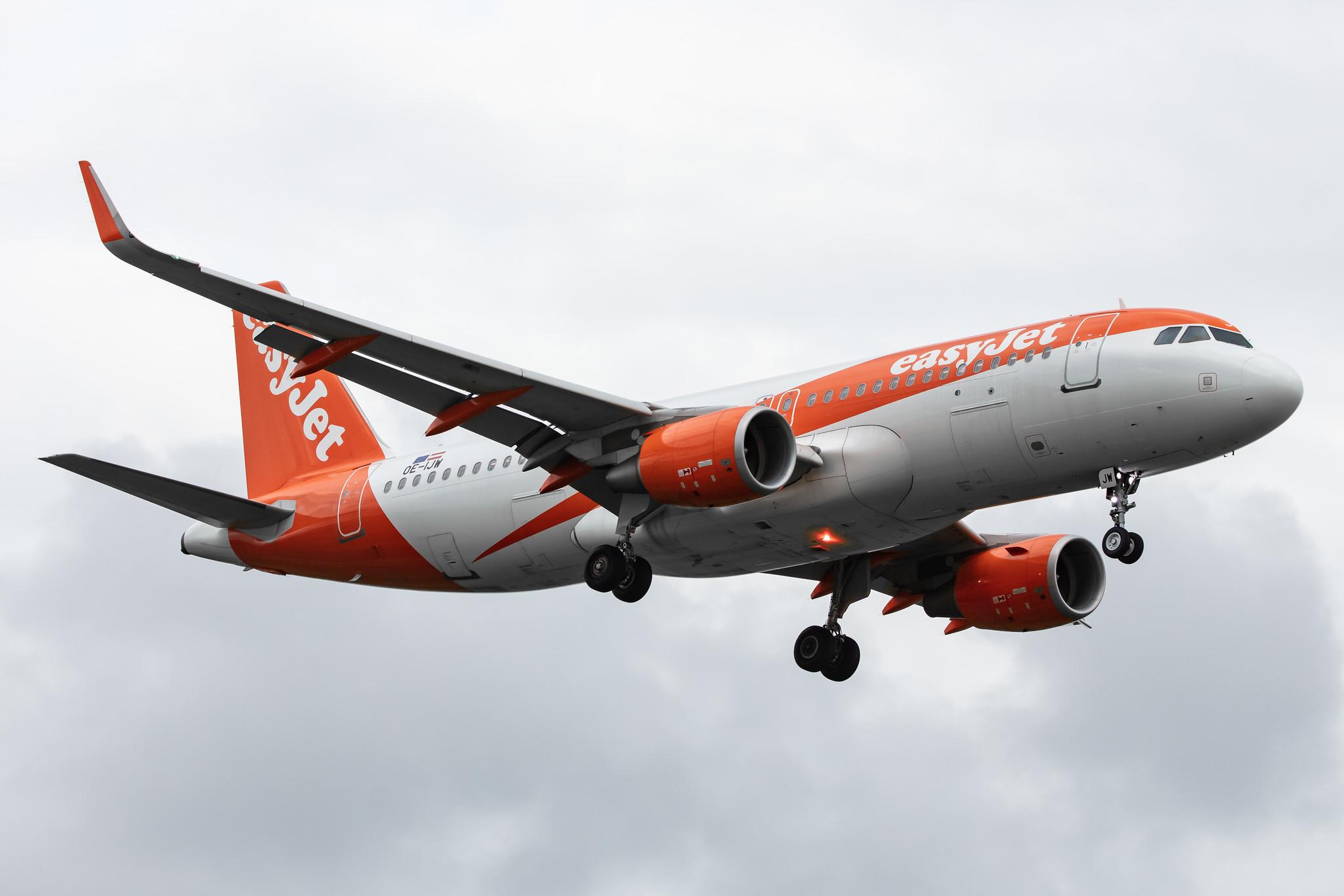 Amsterdam Airport Schiphol: easyJet (U2 / EZY) | Operator: easyJet Europe |  Airbus A320-214 A320 | OE-IJW | MSN 7580