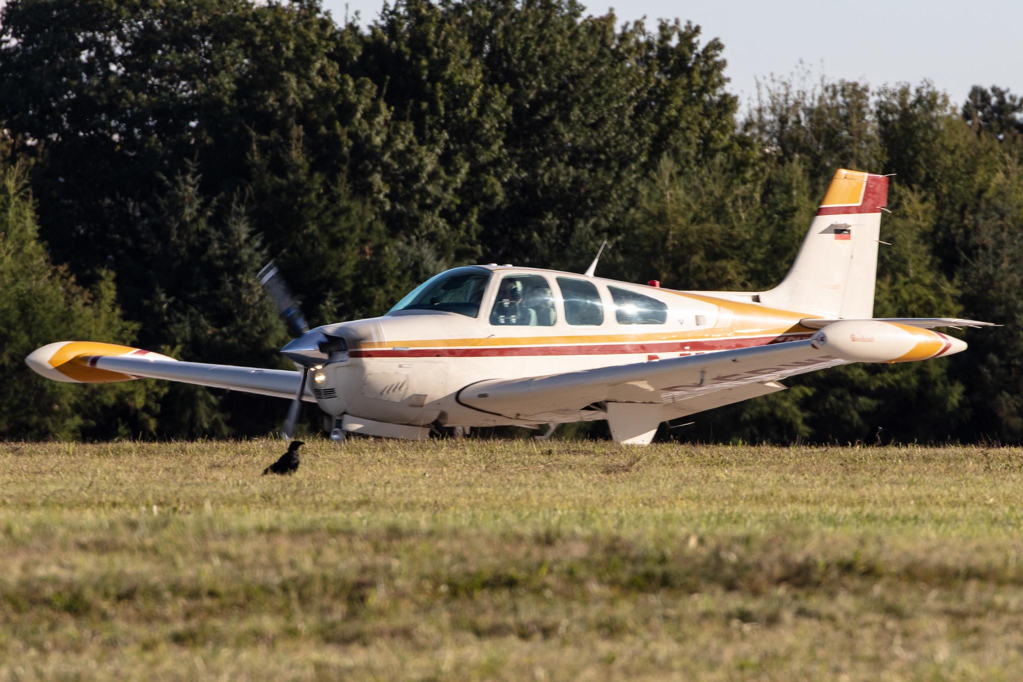 Hamburg Airport: Private Owner |  Beech F33A Bonanza BE33 | D-EPWP | MSN CE-1654