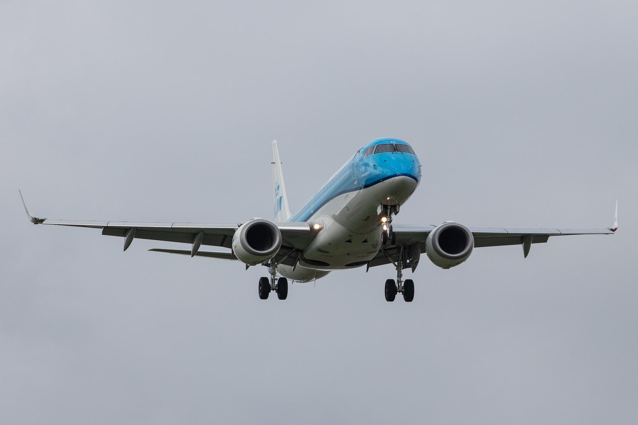 Amsterdam Airport Schiphol: KLM (KL / KLM) | Operator: KLM Cityhopper |  Embraer E190STD E190 | PH-EZE | MSN 19000288