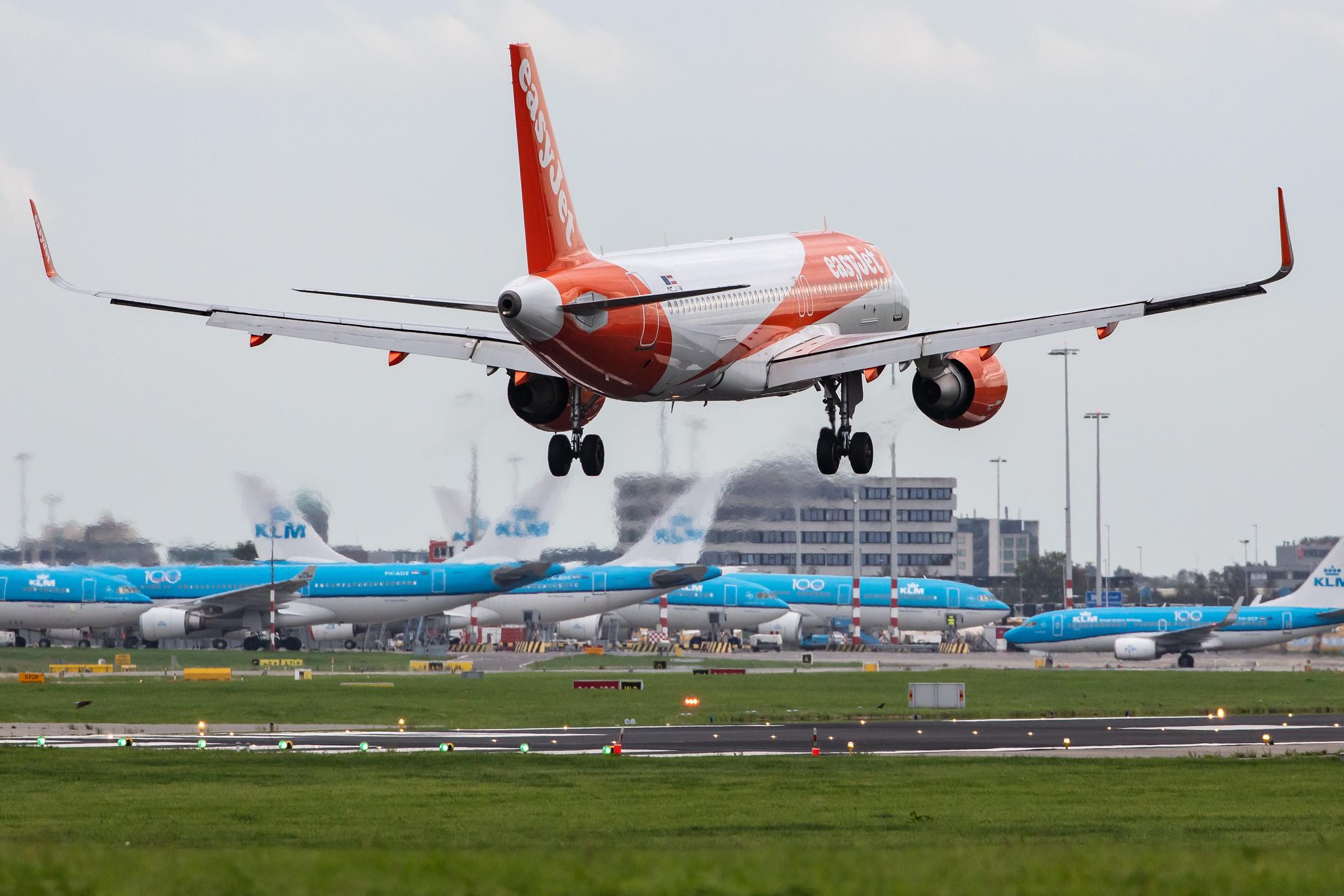 Amsterdam Airport Schiphol: easyJet (U2 / EZY) | Operator: easyJet Europe |  Airbus A320-214 A320 | OE-IJW | MSN 7580