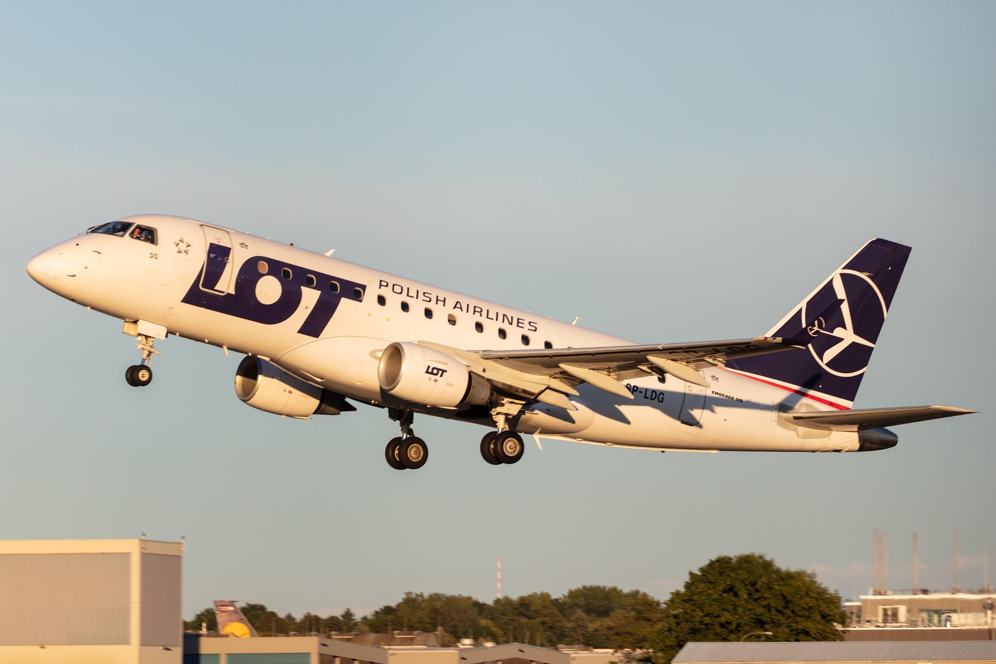 Hamburg Airport: LOT (LO / LOT) |  Embraer E170STD E170 | SP-LDG | MSN 17000065
