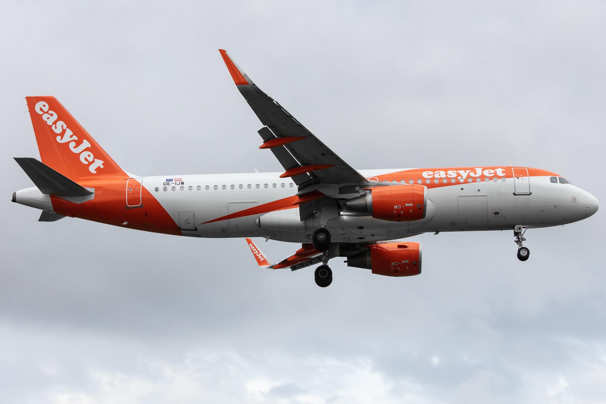 Amsterdam Airport Schiphol: easyJet (U2 / EZY) | Operator: easyJet Europe |  Airbus A320-214 A320 | OE-IJW | MSN 7580