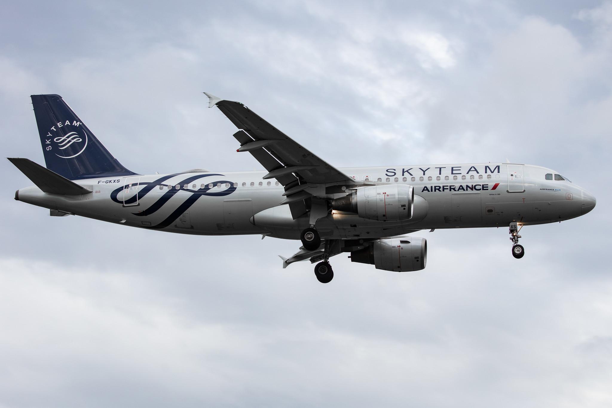 Amsterdam Airport Schiphol: Air France (AF / AFR) |  Livery: SkyTeam Livery |  Airbus A320-214 A320 | F-GKXS | MSN 3825