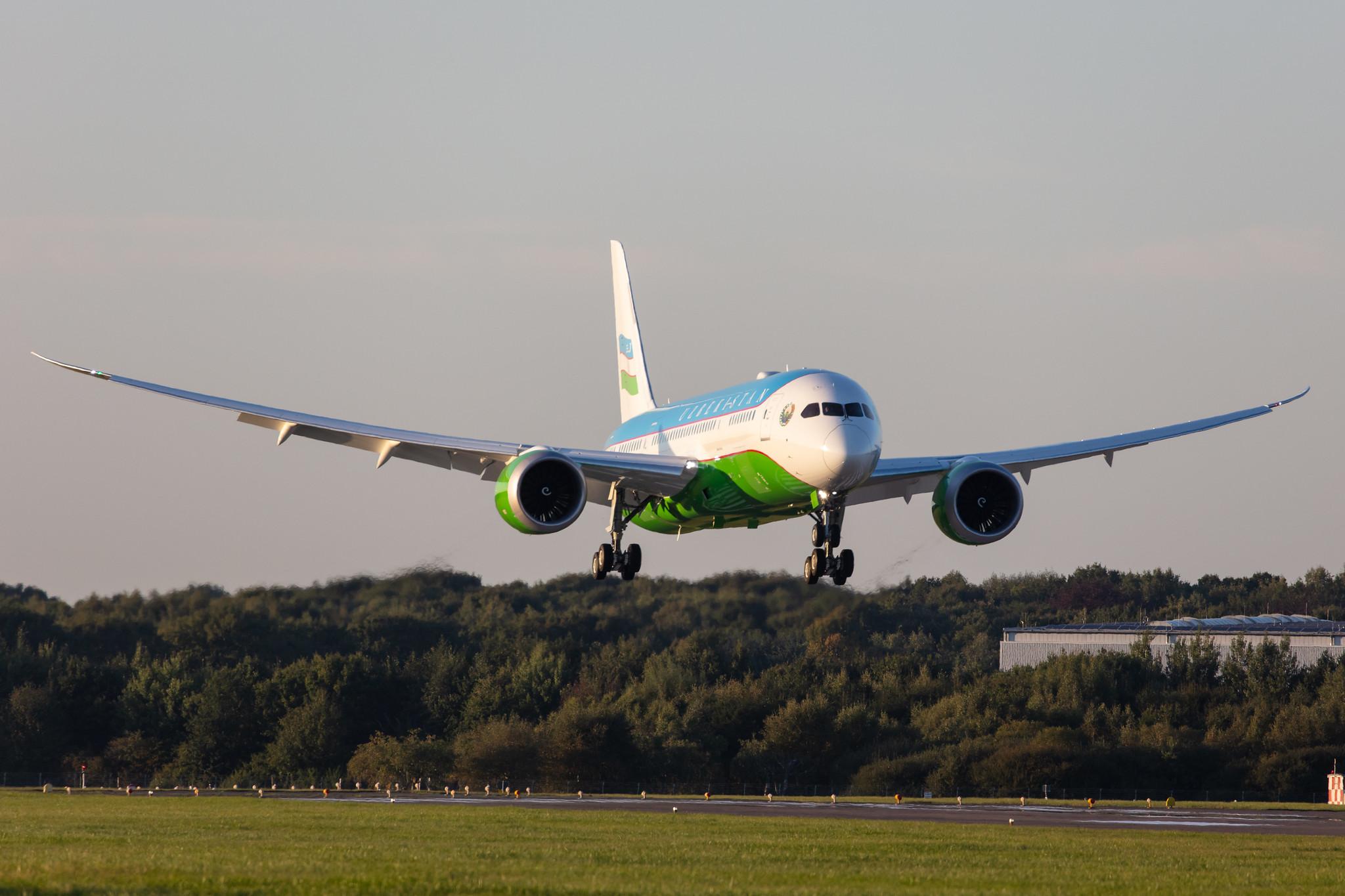 Hamburg Airport: Uzbekistan Airways (HY / UZB) |  Livery: Government |  Boeing 787-8 Dreamliner B788 | UK001 | MSN 64435