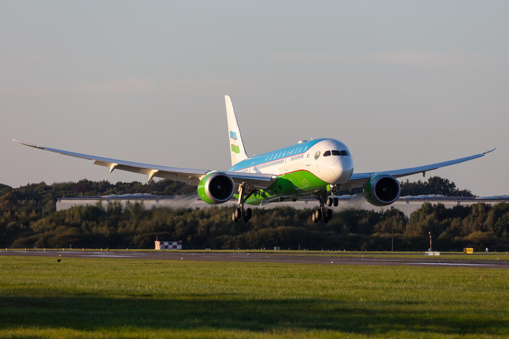 Hamburg Airport: Uzbekistan Airways (HY / UZB) |  Livery: Government |  Boeing 787-8 Dreamliner B788 | UK001 | MSN 64435