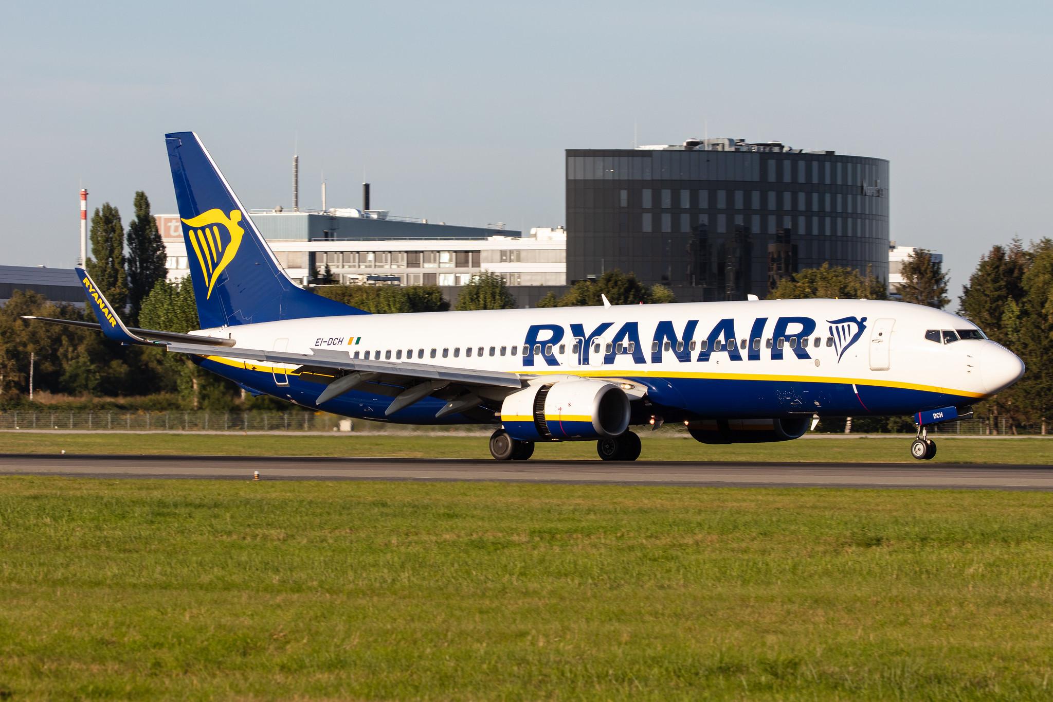 Hamburg Airport: Ryanair (FR / RYR) |  Boeing 737-8AS B738 | EI-DCH | MSN 33566