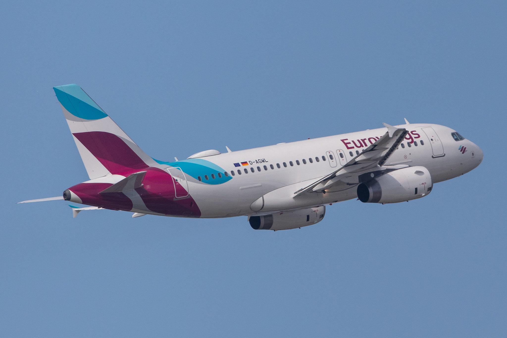 Hamburg Airport: Sundair (SR / SDR) |  Livery: Katta macht Urlaub Livery |  Airbus A320-214 A320 | D-ANNA | MSN 3289