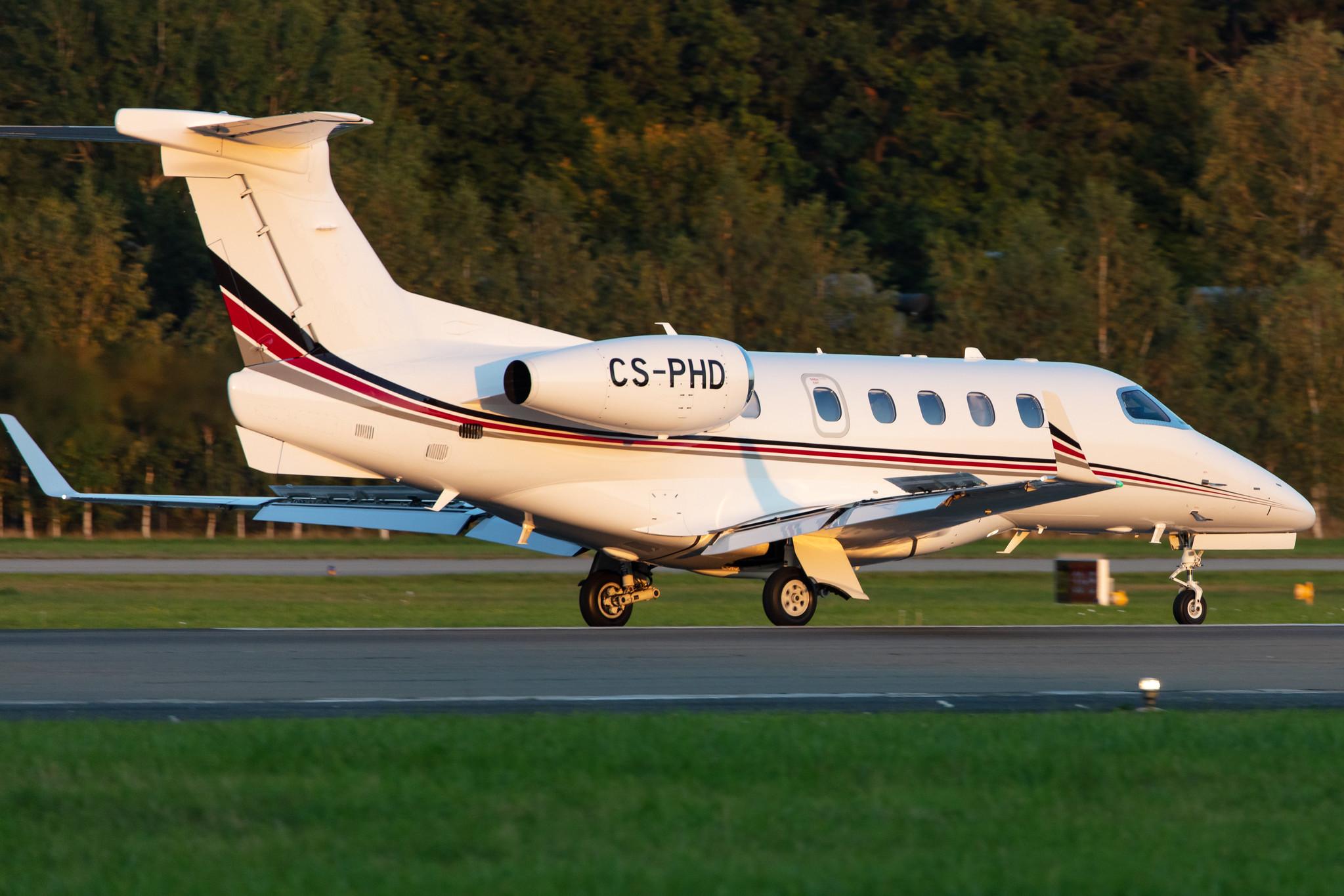Hamburg Airport: Netjets Europe (/ NJE) | Operator: NetJets |  Embraer Phenom 300 E55P | CS-PHD | MSN 50500225