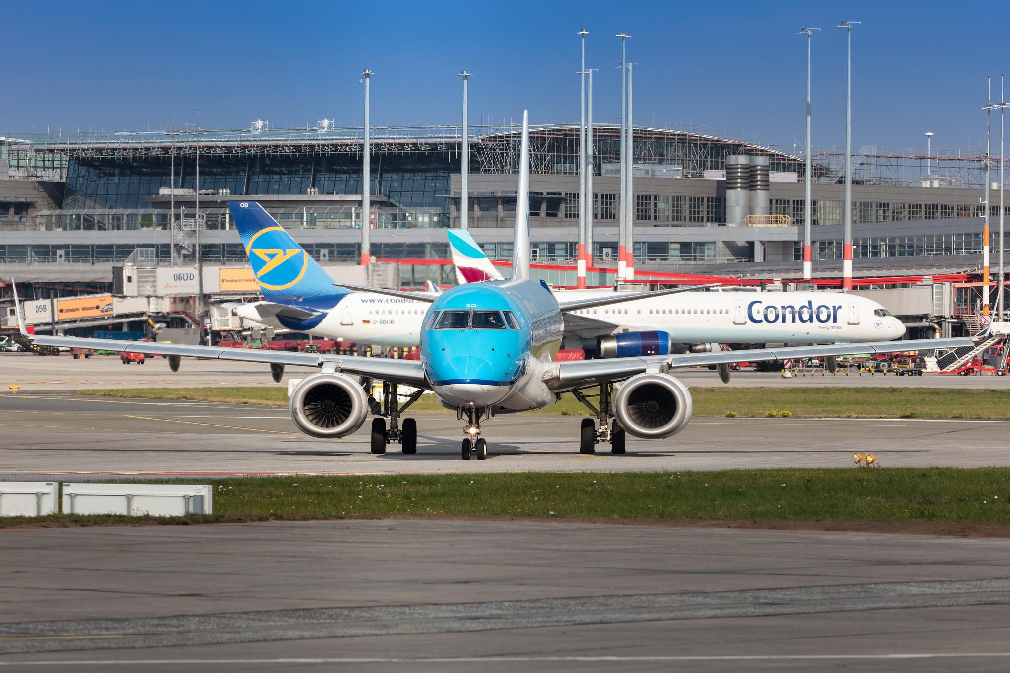 Hamburg Airport: KLM (KL / KLM) | Operator: KLM Cityhopper |  Embraer E190STD E190 | PH-EZO | MSN 19000345