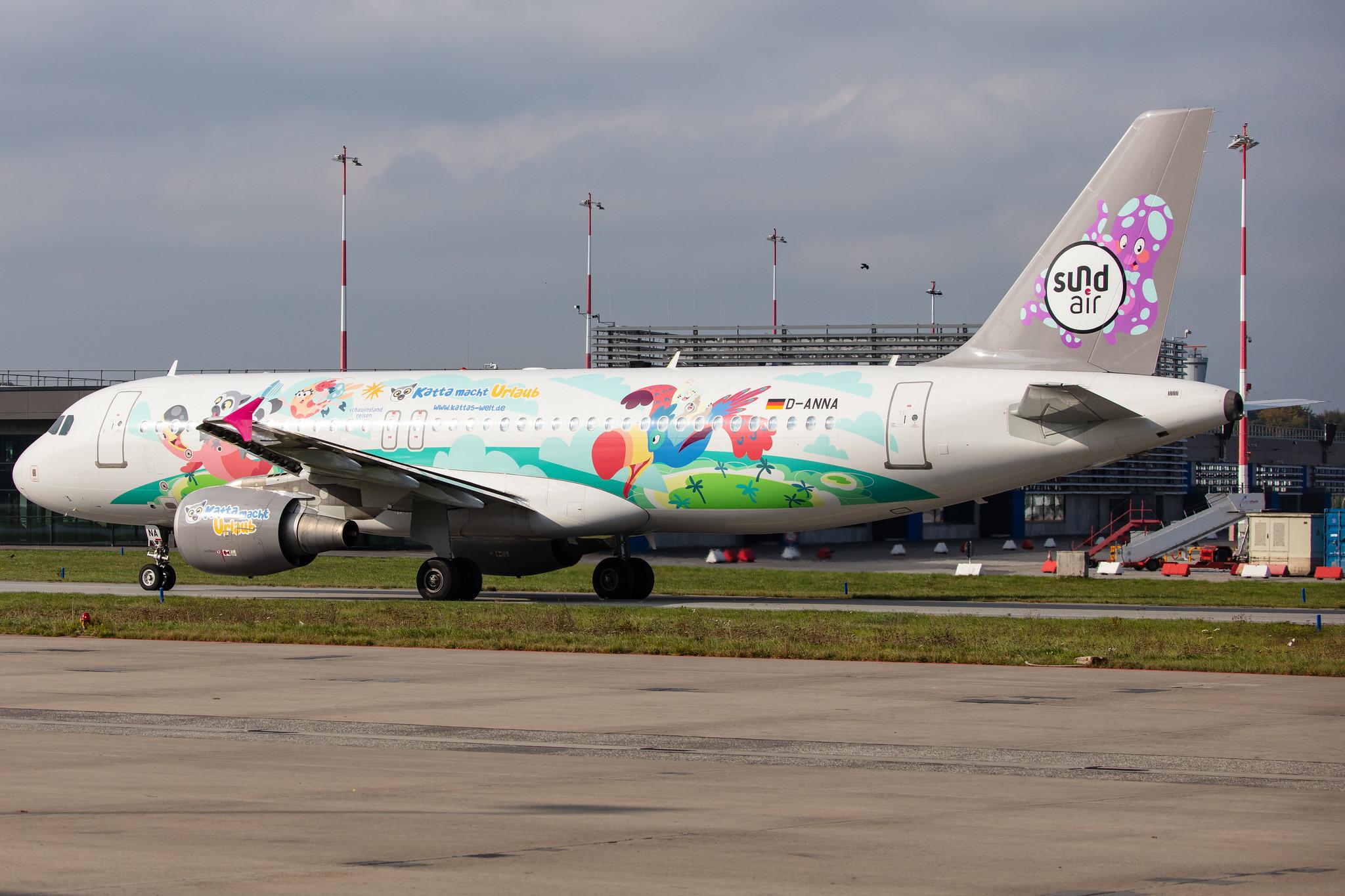 Hamburg Airport: Sundair (SR / SDR) |  Livery: Katta macht Urlaub Livery |  Airbus A320-214 A320 | D-ANNA | MSN 3289