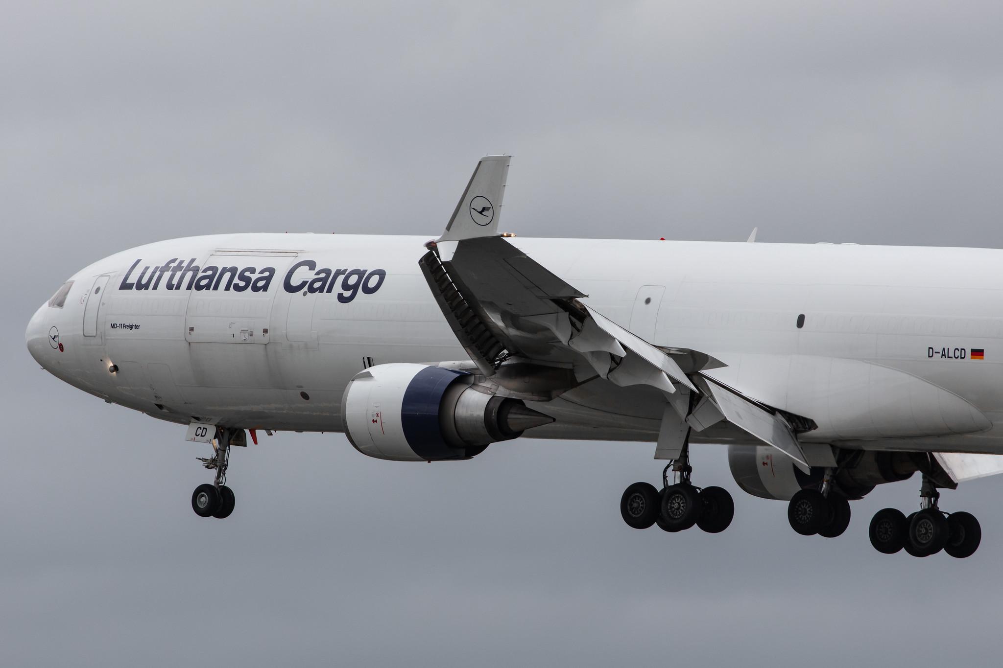 Frankfurt Airport: Lufthansa Cargo (/ GEC) |  McDonnell Douglas MD-11F MD11 | D-ALCD | MSN 48784