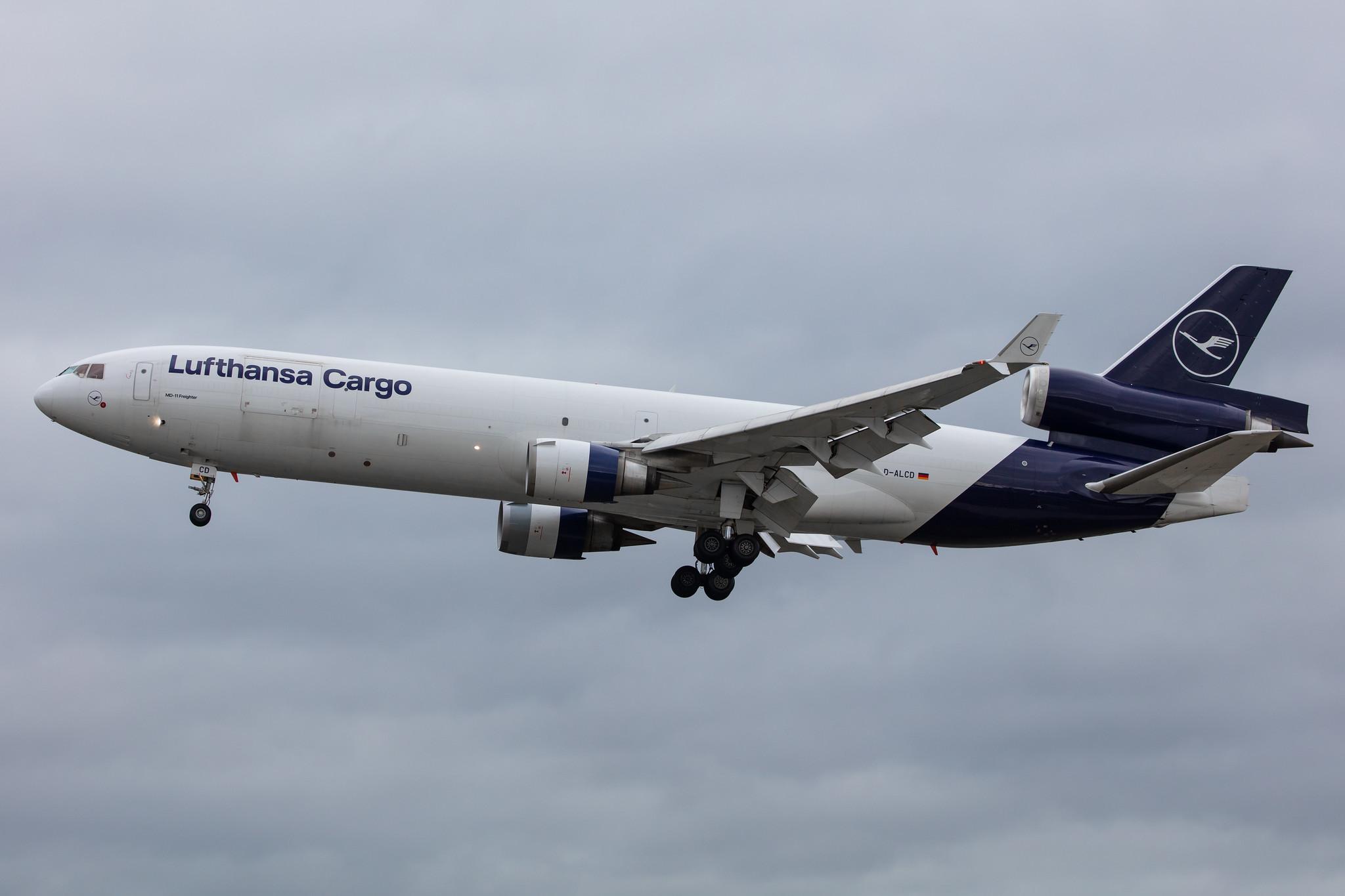 Frankfurt Airport: Lufthansa Cargo (/ GEC) |  McDonnell Douglas MD-11F MD11 | D-ALCD | MSN 48784
