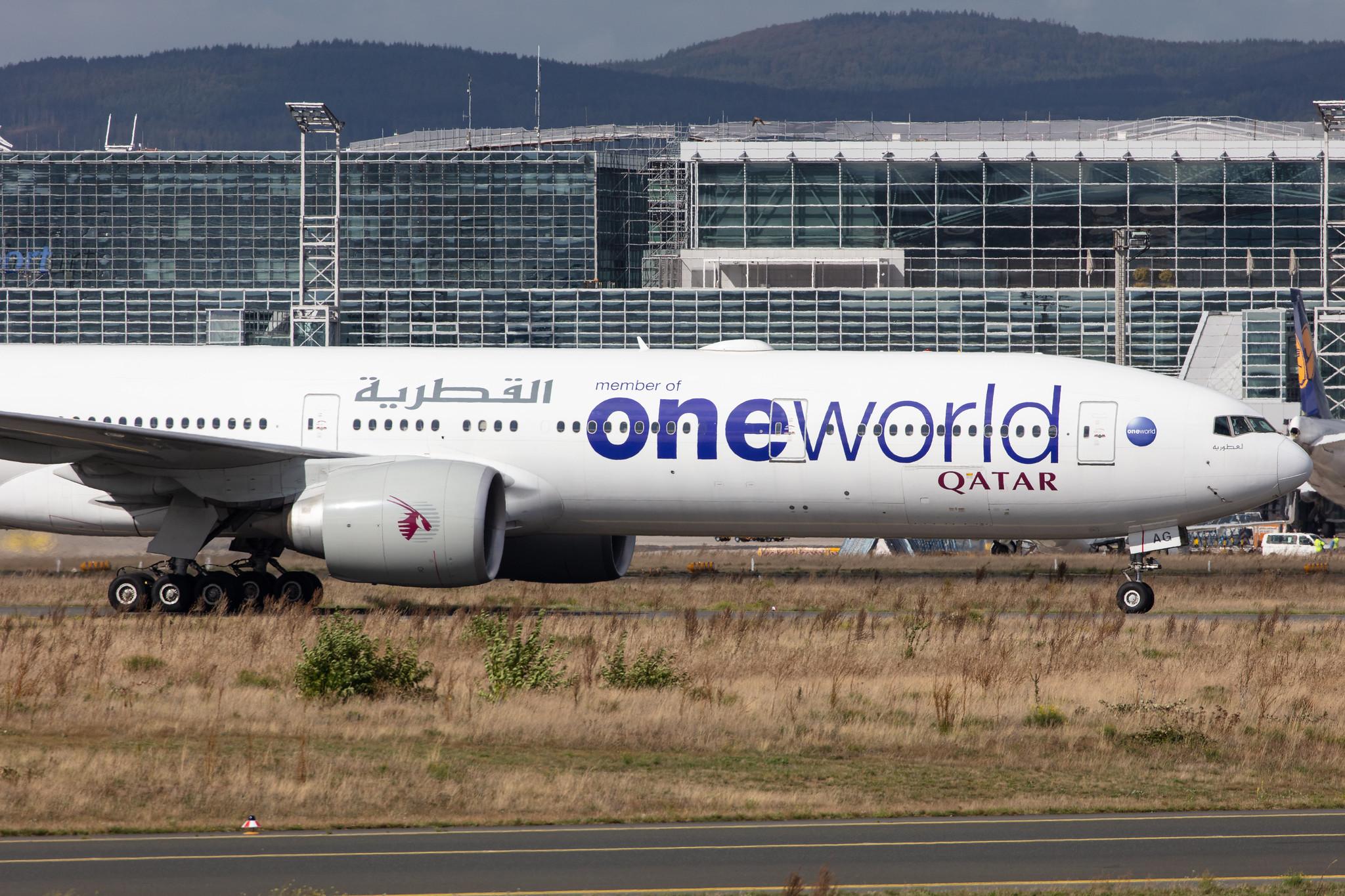 Frankfurt Airport: Qatar Airways (QR / QTR) |  Livery: Oneworld Livery |  Boeing 777-3DZ(ER) B77W | A7-BAG | MSN 36014
