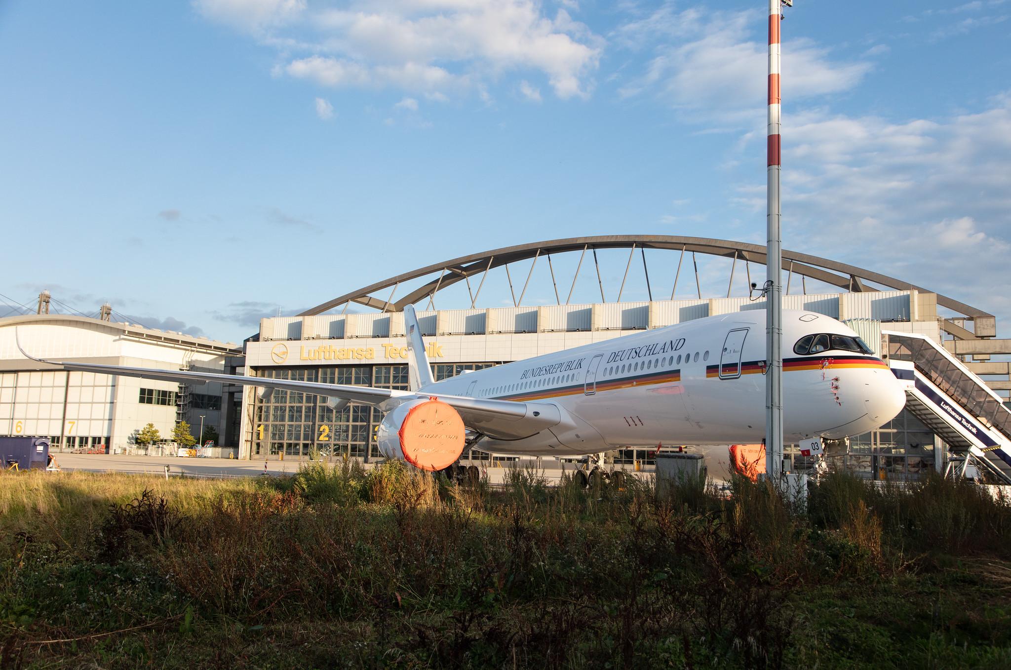 Hamburg Airport: Hamburg Airport: German Air Force (/ GAF) | Airbus A350-941 A359 | D-AGAF (10+03) | MSN 416