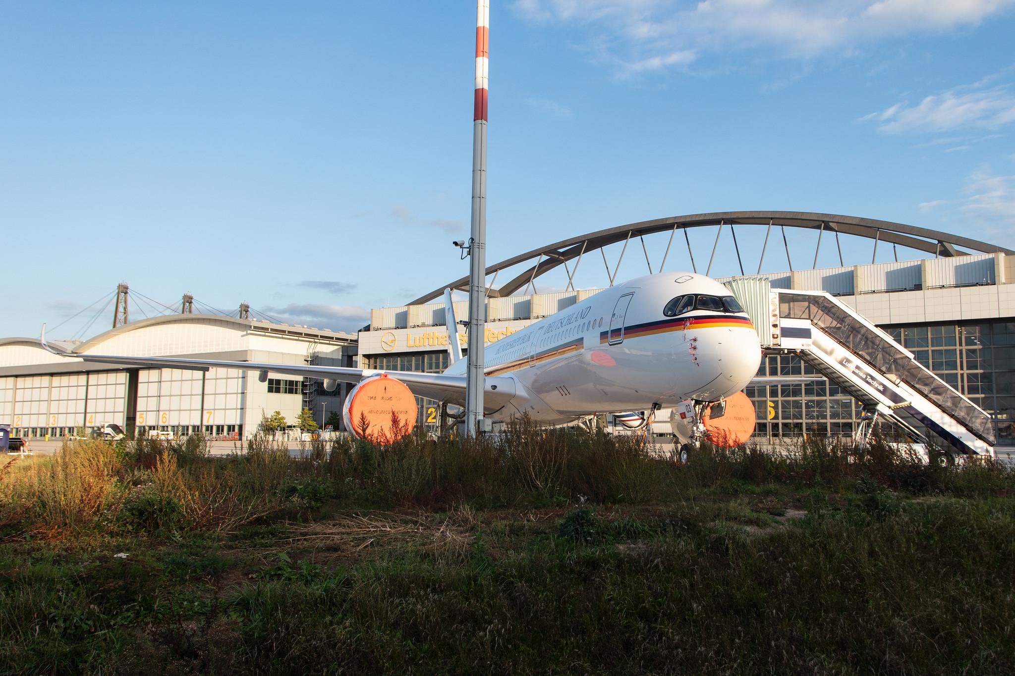 Hamburg Airport: Hamburg Airport: German Air Force (/ GAF) | Airbus A350-941 A359 | D-AGAF (10+03) | MSN 416