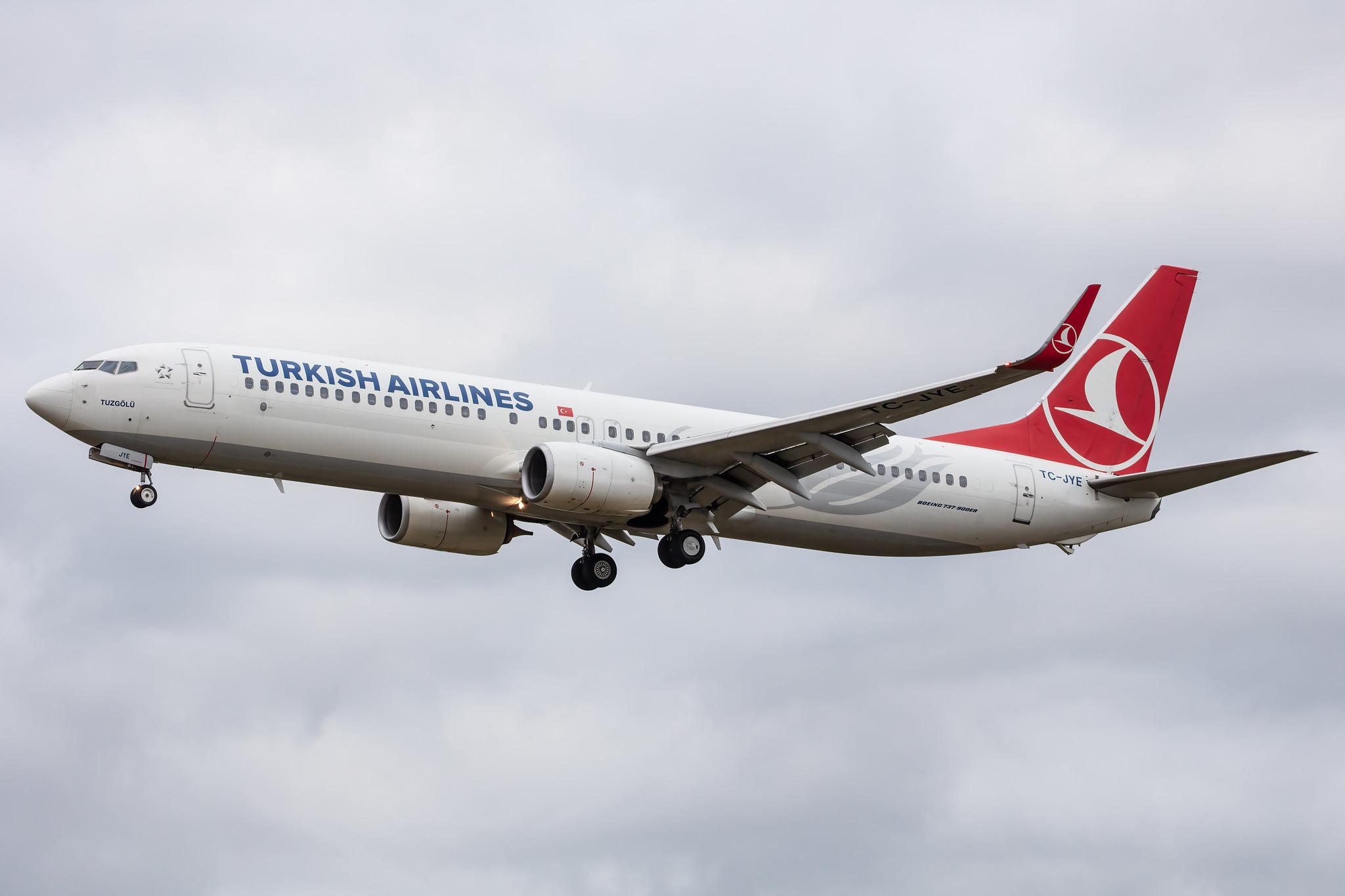 Hamburg Airport: Turkish Airlines (TK / THY) |  Boeing 737-9F2(ER) B739 | TC-JYE | MSN 40979