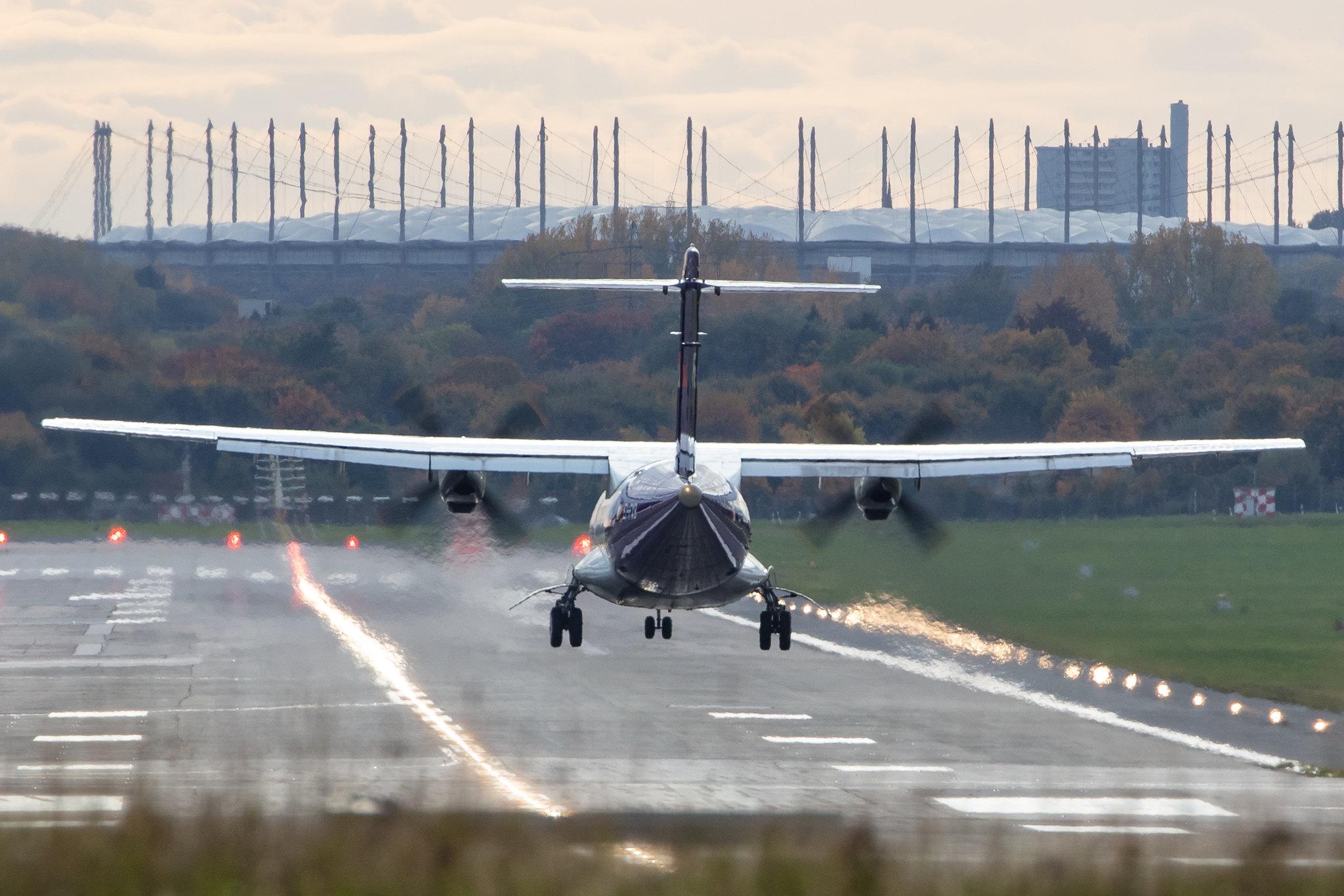 Hamburg Airport: FedEx (FX / FDX) | Operator: ASL Airlines Ireland |  ATR 42-300(F) AT43 | EI-FXB | MSN 0243