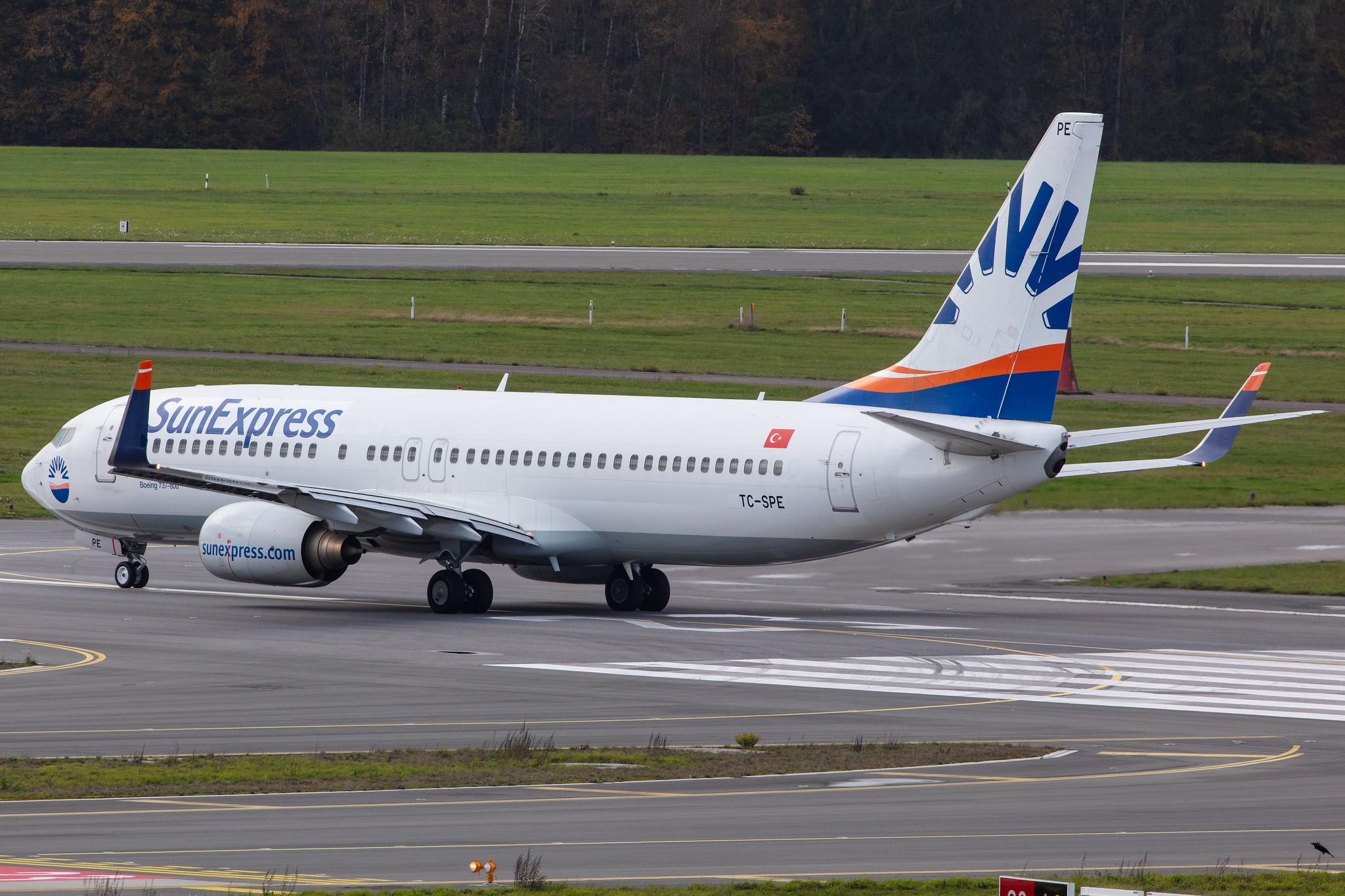 Hamburg Airport: SunExpress (XQ / SXS) |  Boeing 737-8HC B738 | TC-SPE | MSN 36530