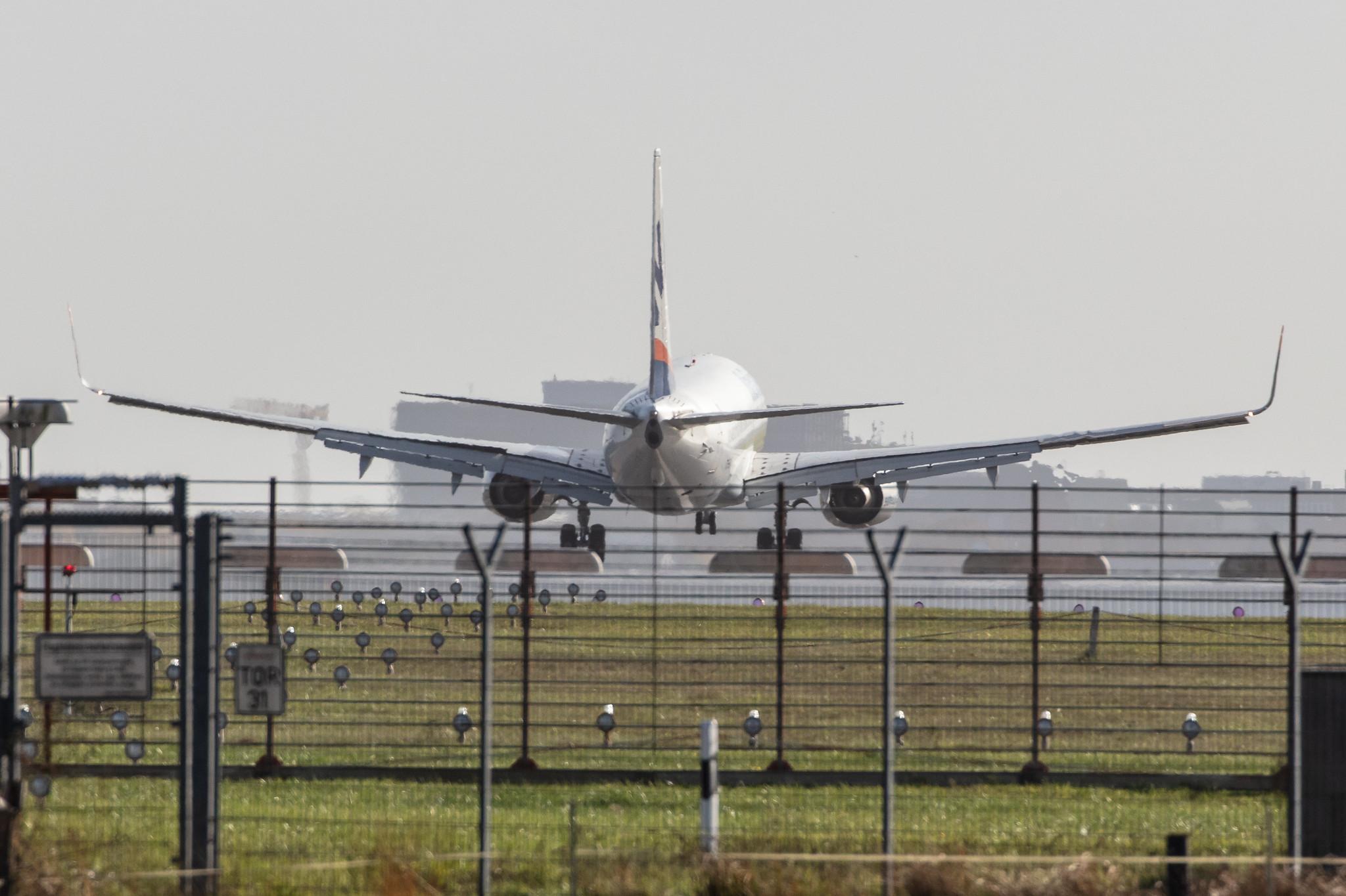 Hamburg Airport: SunExpress (XQ / SXS) |  Boeing 737-8HC B738 | TC-SPE | MSN 36530