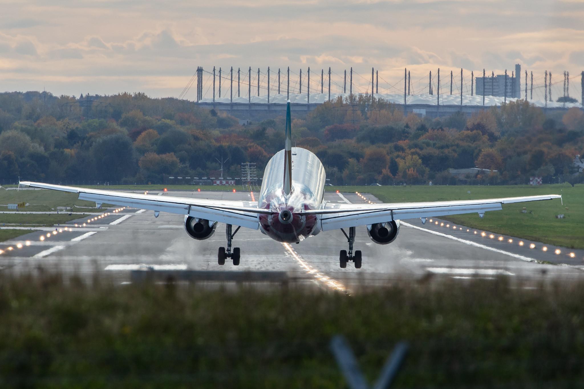 Hamburg Airport: Eurowings (EW / EWG) |  Airbus A320-214 A320 | D-ABHA | MSN 3540