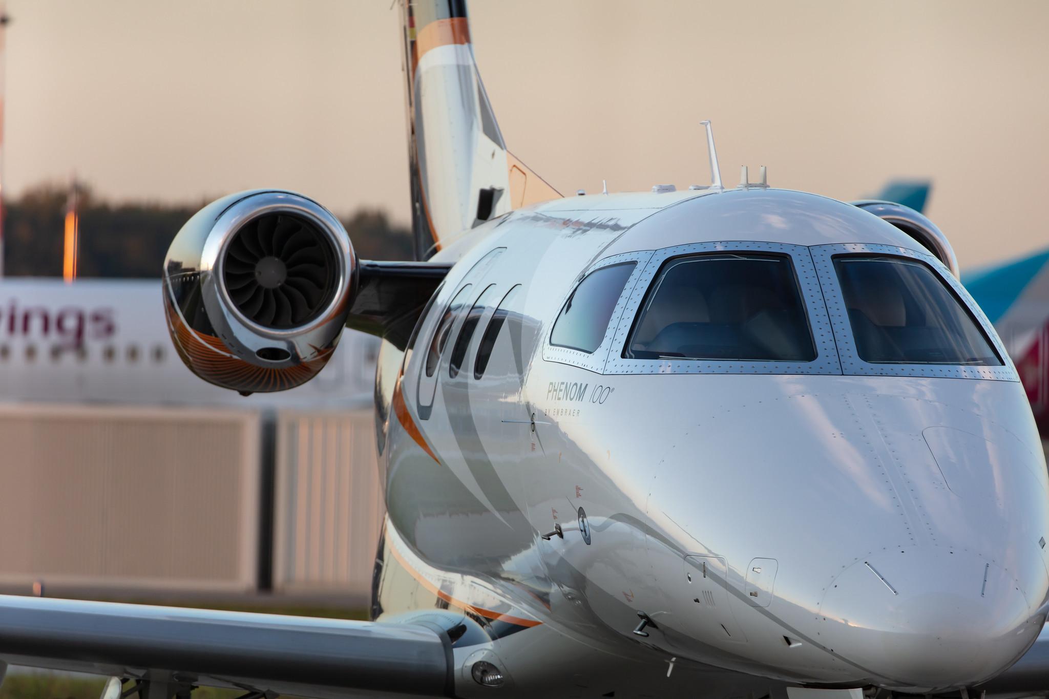 Hamburg Airport: Private owner |  Embraer Phenom 100 E50P | D-ICSH | MSN 50000143