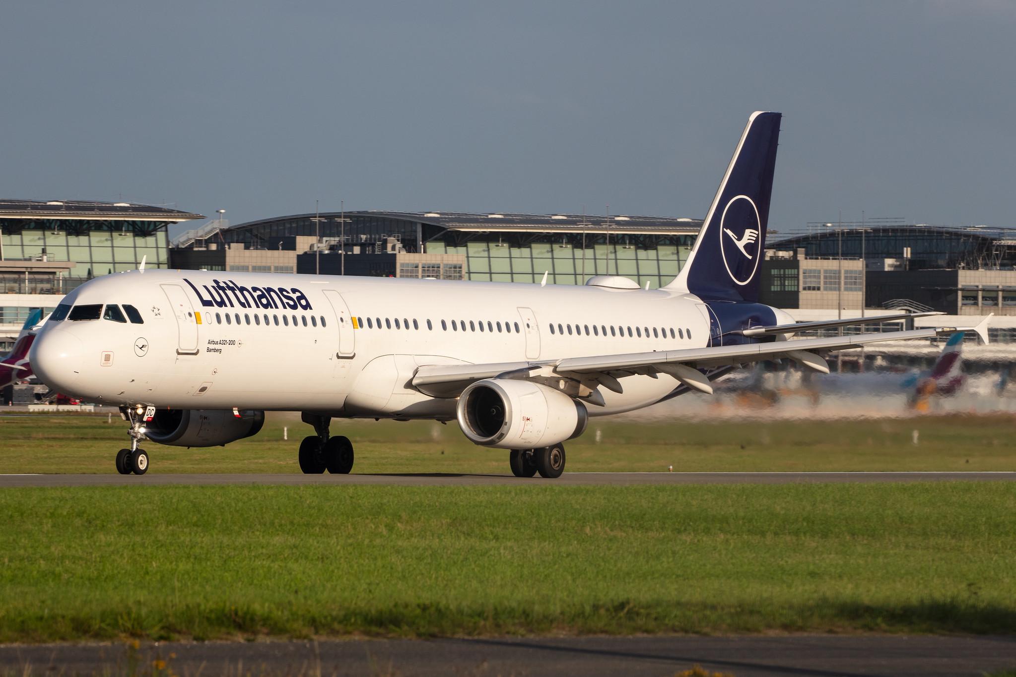 Hamburg Airport: Lufthansa (LH / DLH) |  Airbus A321-231 A321 | D-AIDC | MSN 4560