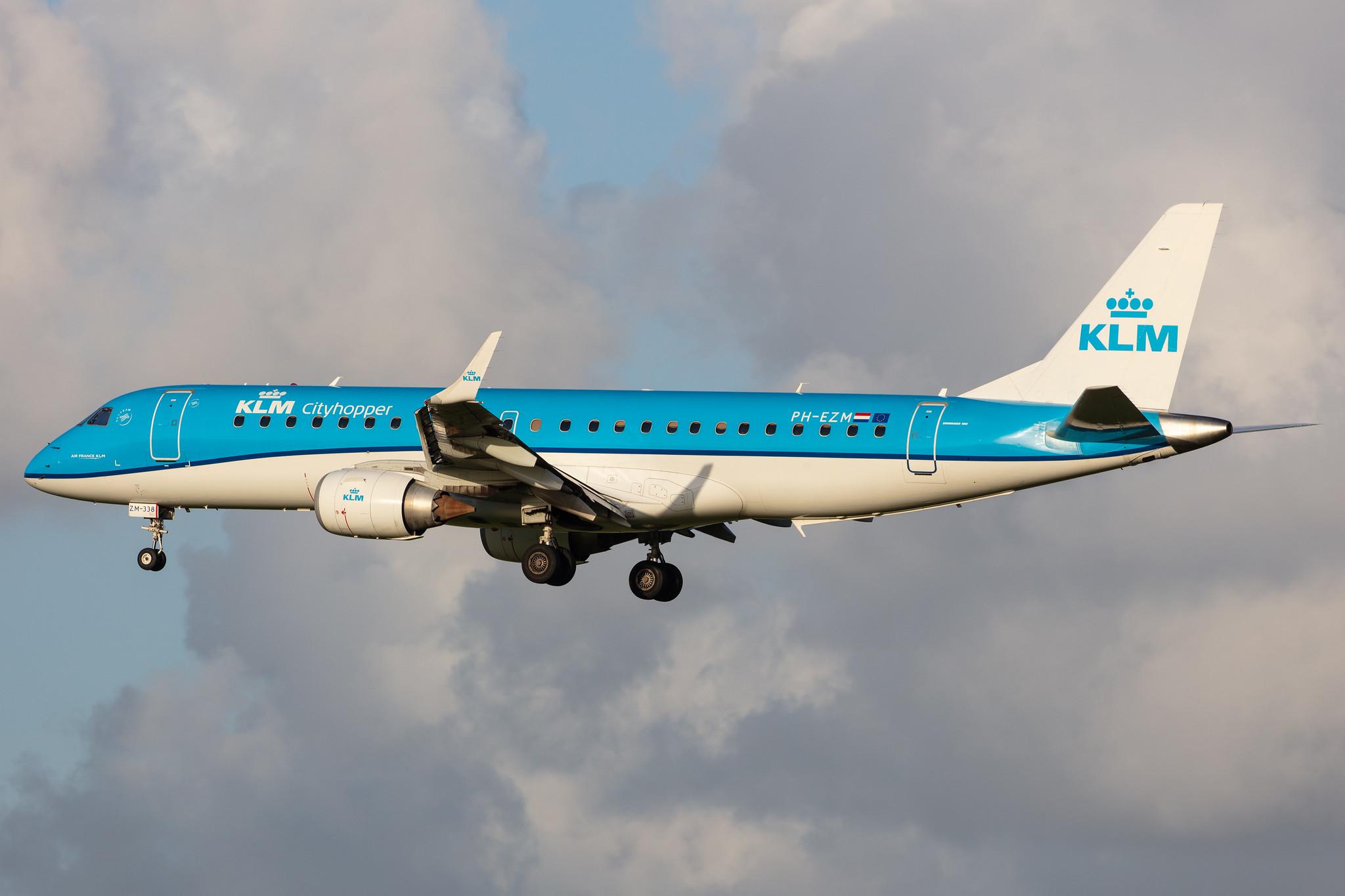 Amsterdam Airport Schiphol: KLM (KL / KLM) | Operator: KLM Cityhopper |  Embraer E190STD E190 | PH-EZM | MSN 19000338