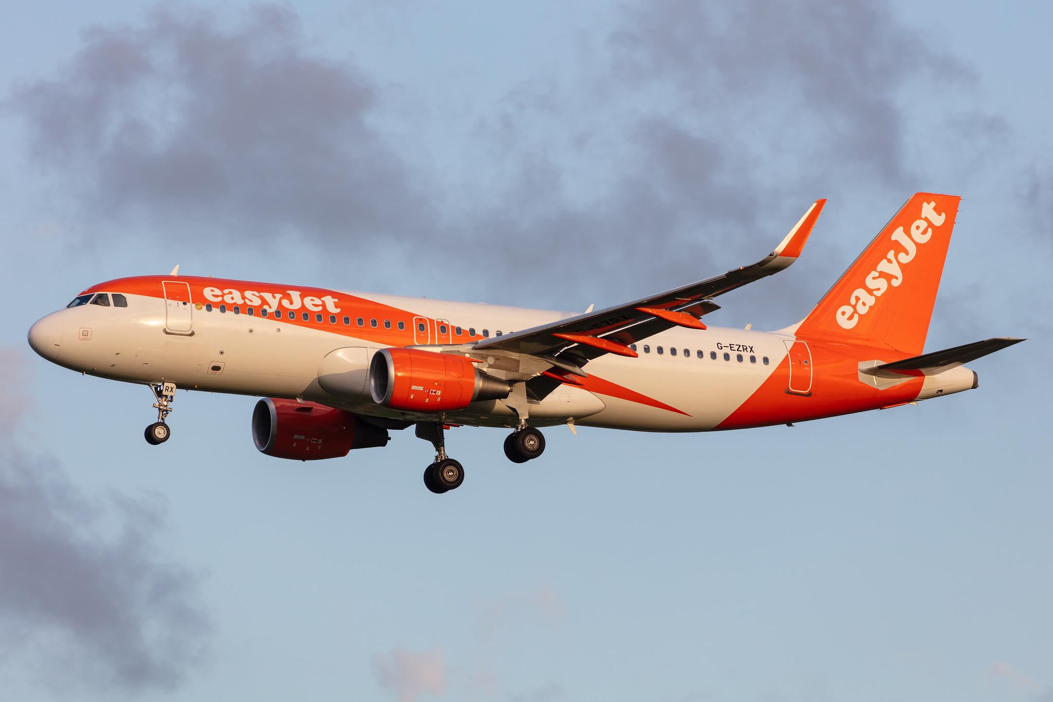 Amsterdam Airport Schiphol: easyJet (U2 / EZY) |  Airbus A320-214 A320 | G-EZRX | MSN 8321