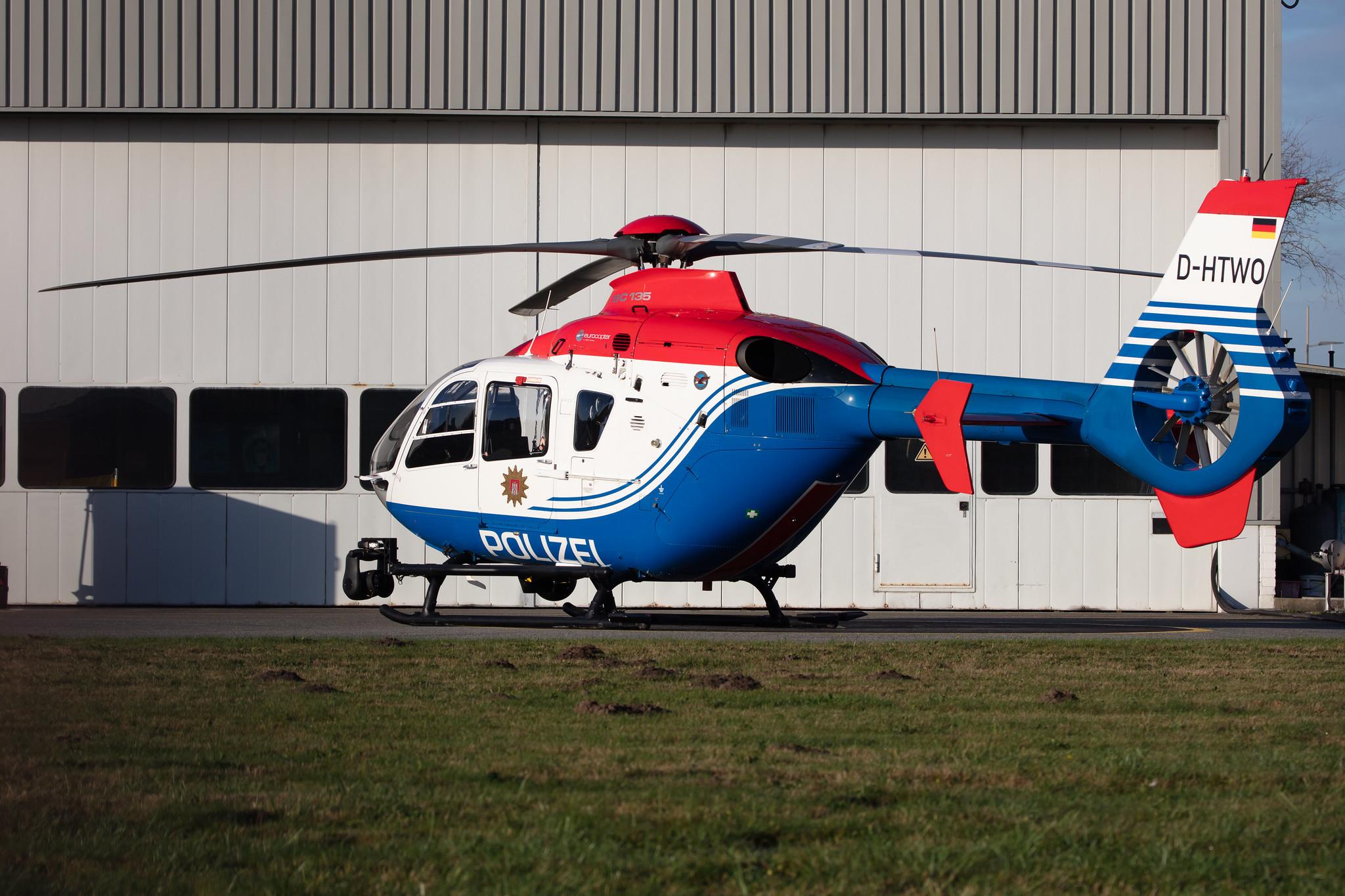 Hamburg Airport: Polizei Hamburg |  Airbus Helicopters H135 EC35 | D-HTWO | MSN 0343