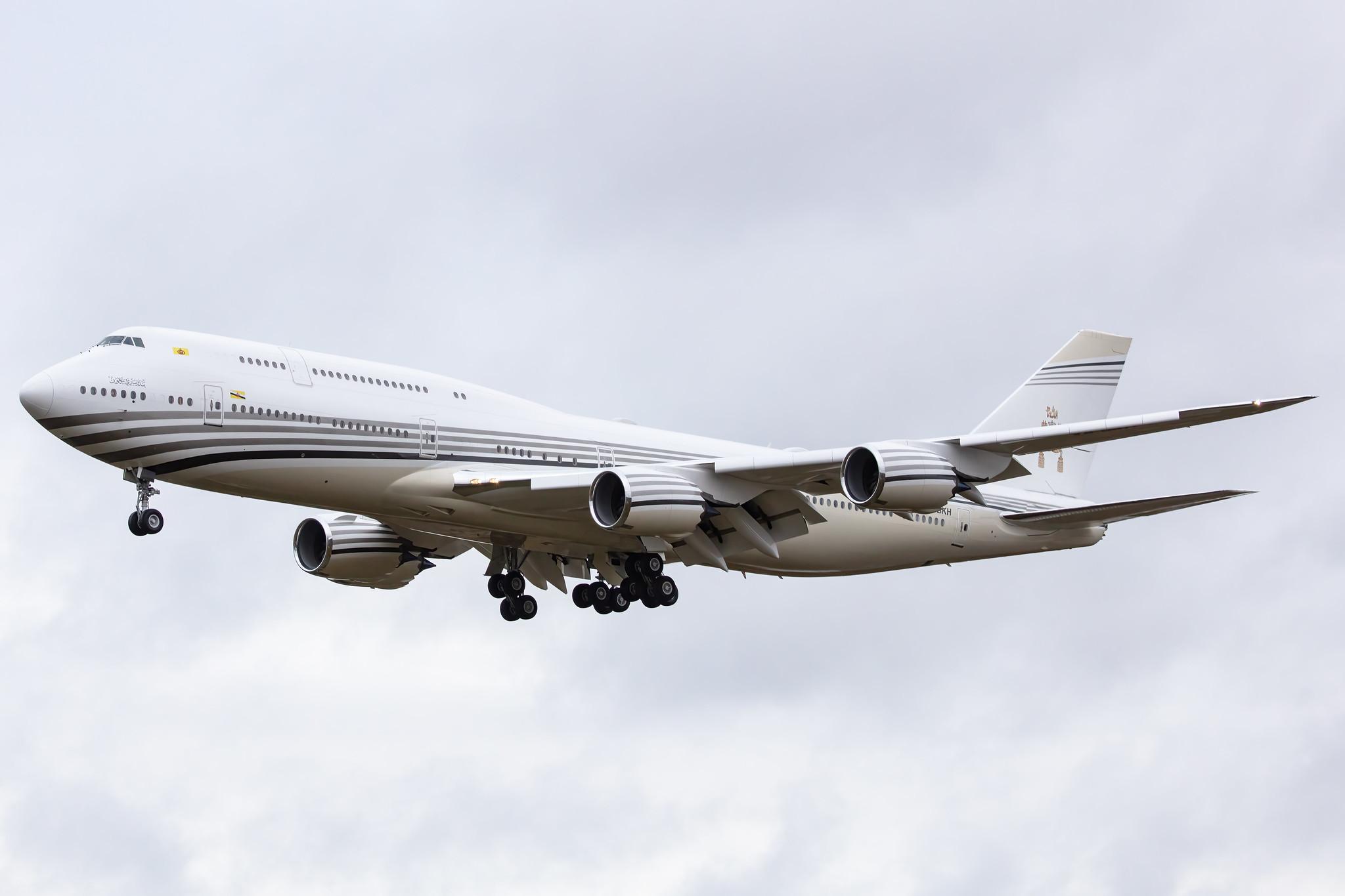 Hamburg Airport: Brunei Government |  Boeing 747-8LQ(BBJ) B748 | V8-BKH | MSN 41060