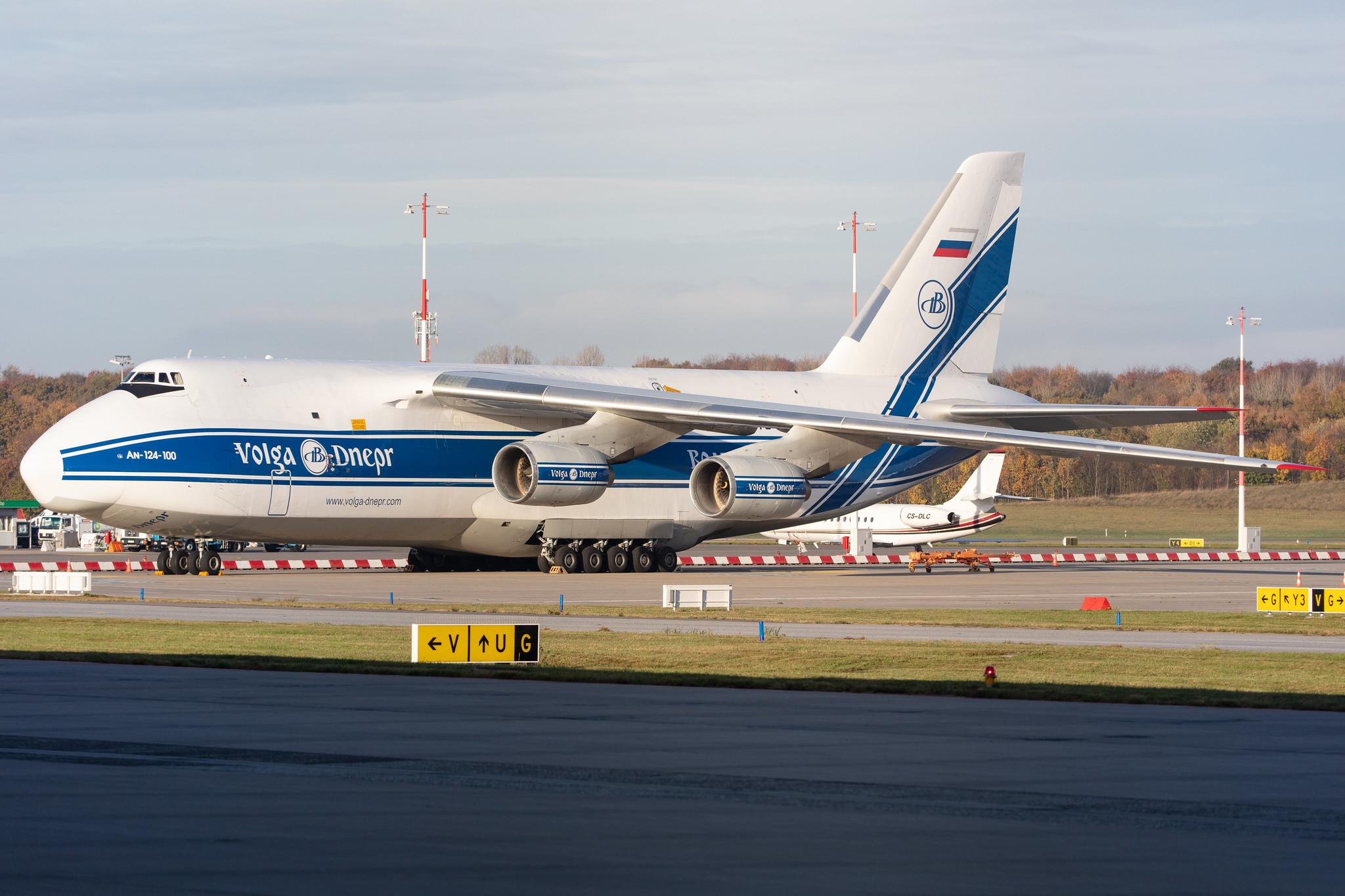 Hamburg Airport: Volga-Dnepr Airlines (VI / VDA) |  Antonov An-124 A124 | RA-82078 | MSN 9773054559153