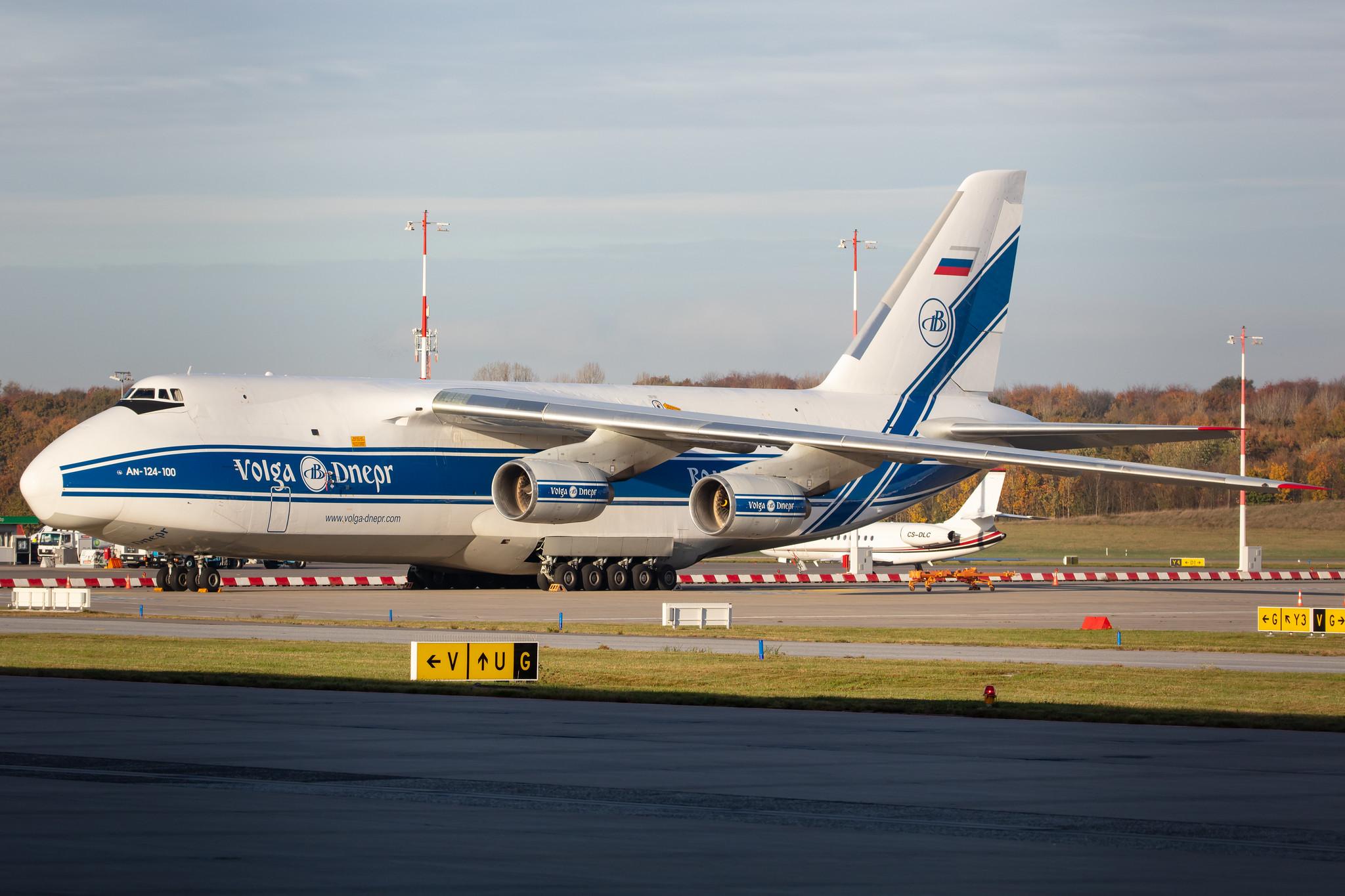 Hamburg Airport: Volga-Dnepr Airlines (VI / VDA) |  Antonov An-124 A124 | RA-82078 | MSN 9773054559153