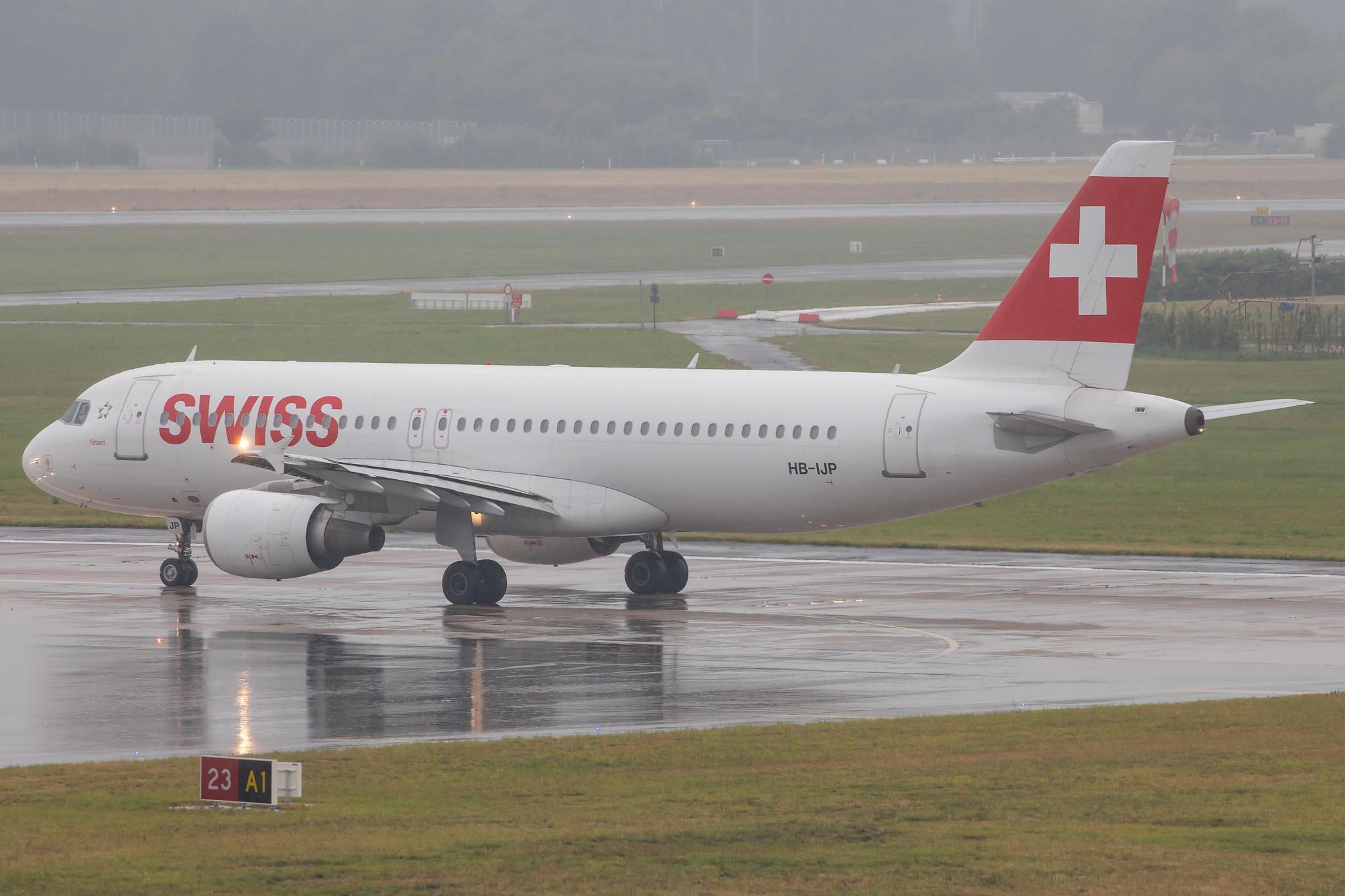 Hamburg Airport: Swiss (LX / SWR) |  Airbus A320-214 A320 | HB-IJP | MSN 0681