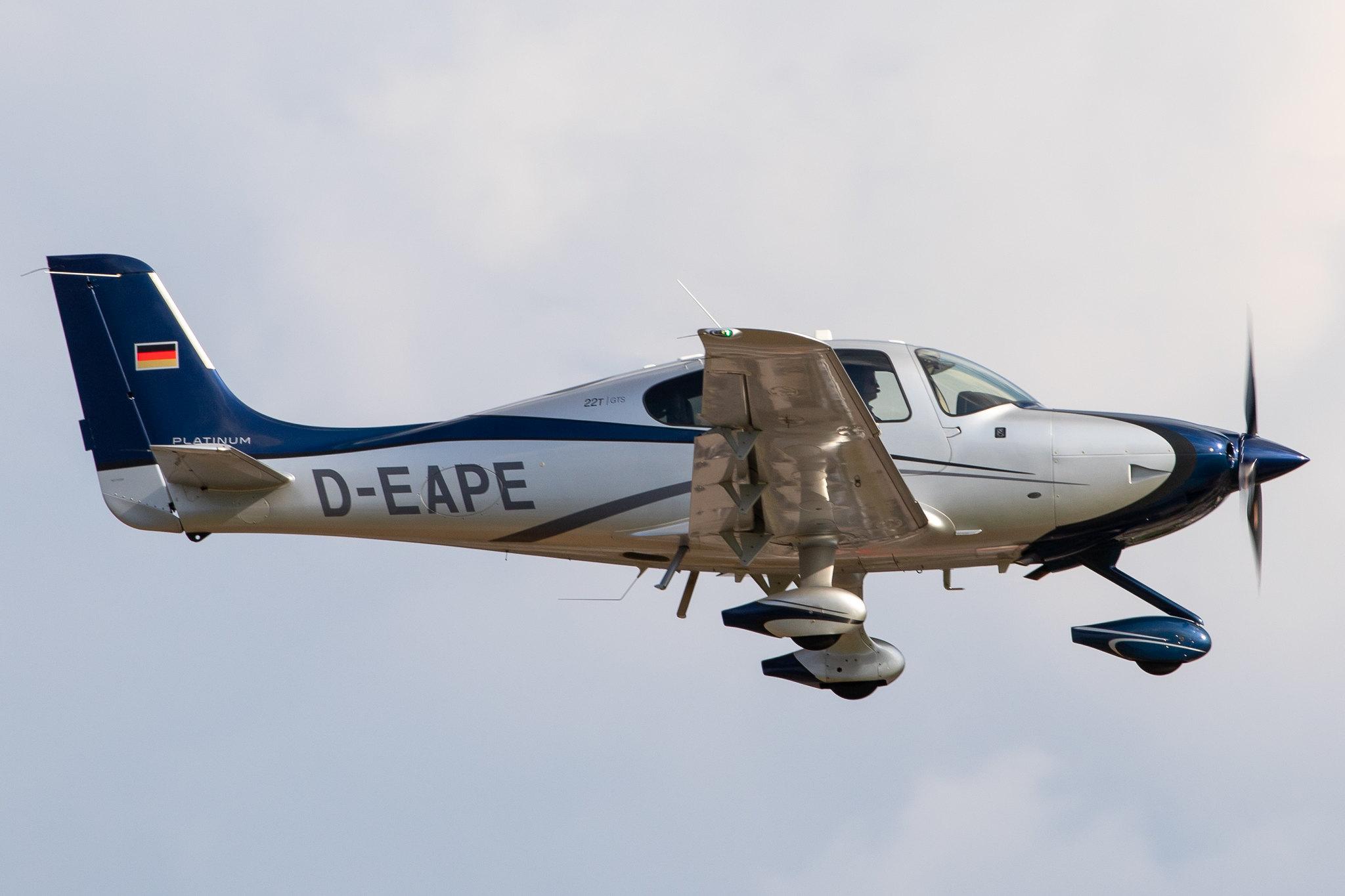 Hamburg Airport: Private Owner |  Cirrus SR22T GTS S22T | D-EAPE | MSN 0984