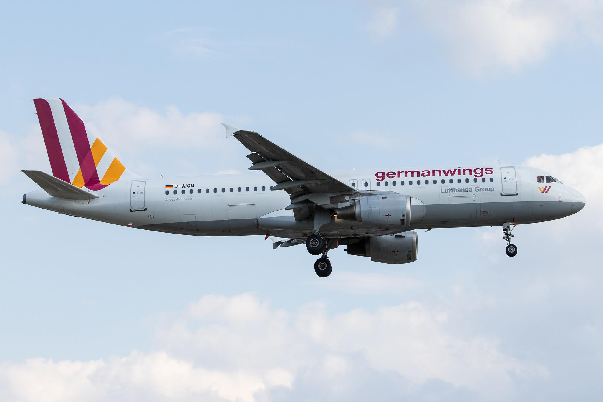 Hamburg Airport: Eurowings (EW / EWG) | Operator: Germanwings |  Airbus A320-211 A320 | D-AIQM | MSN 0268