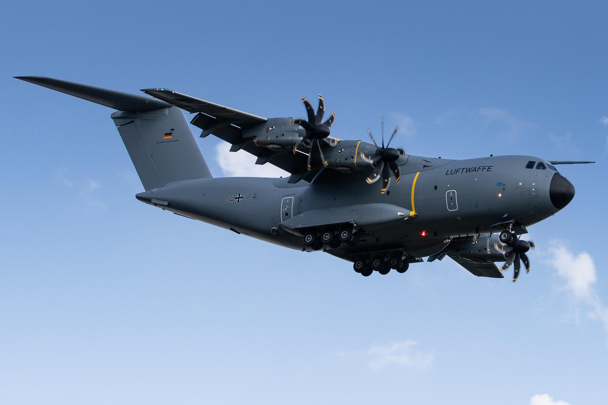 Hamburg Airport: German Air Force (/ GAF) | Airbus A400M-180 A400 | 54+18 | MSN 069