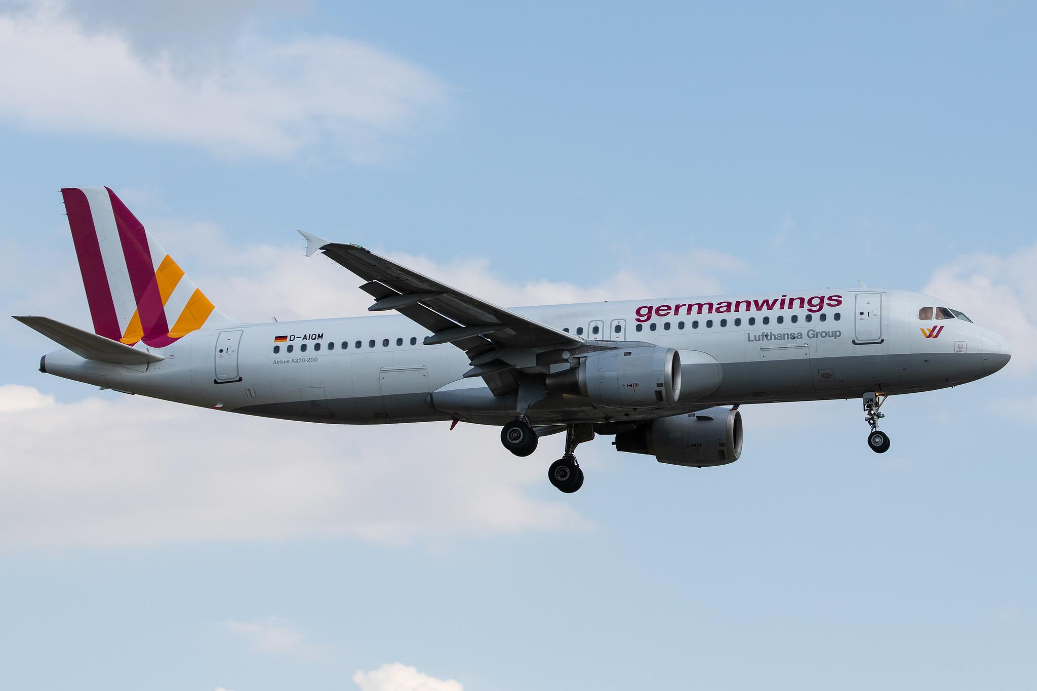 Hamburg Airport: Eurowings (EW / EWG) | Operator: Germanwings |  Airbus A320-211 A320 | D-AIQM | MSN 0268