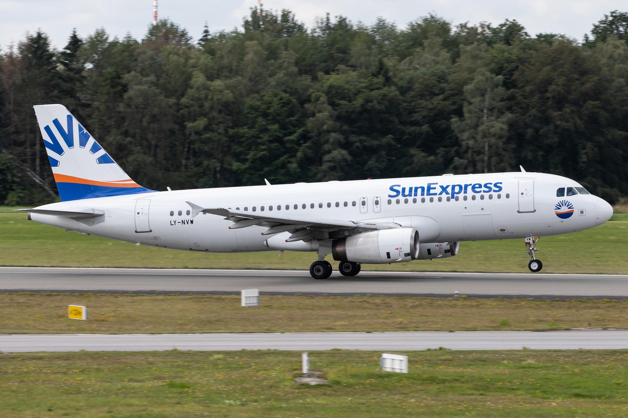 Hamburg Airport: SunExpress (XQ / SXS) | Operator: Avion Express |  Airbus A320-232 A320 | LY-NVW | MSN 2173