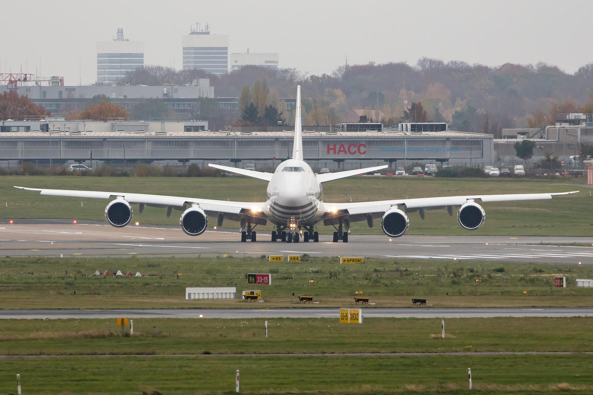 Hamburg Airport: Brunei Government |  Boeing 747-8LQ(BBJ) B748 | V8-BKH | MSN 41060