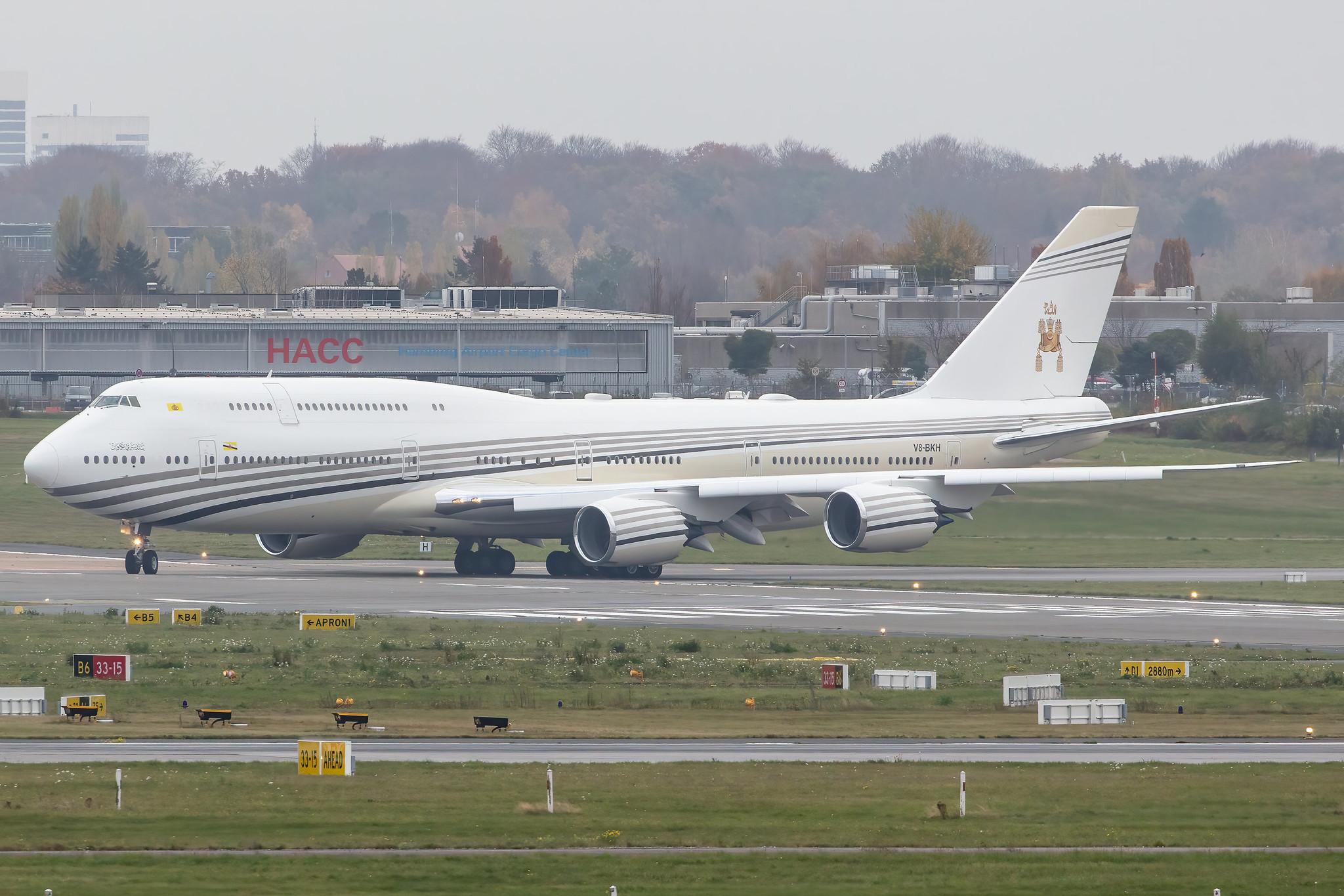 Hamburg Airport: Brunei Government |  Boeing 747-8LQ(BBJ) B748 | V8-BKH | MSN 41060