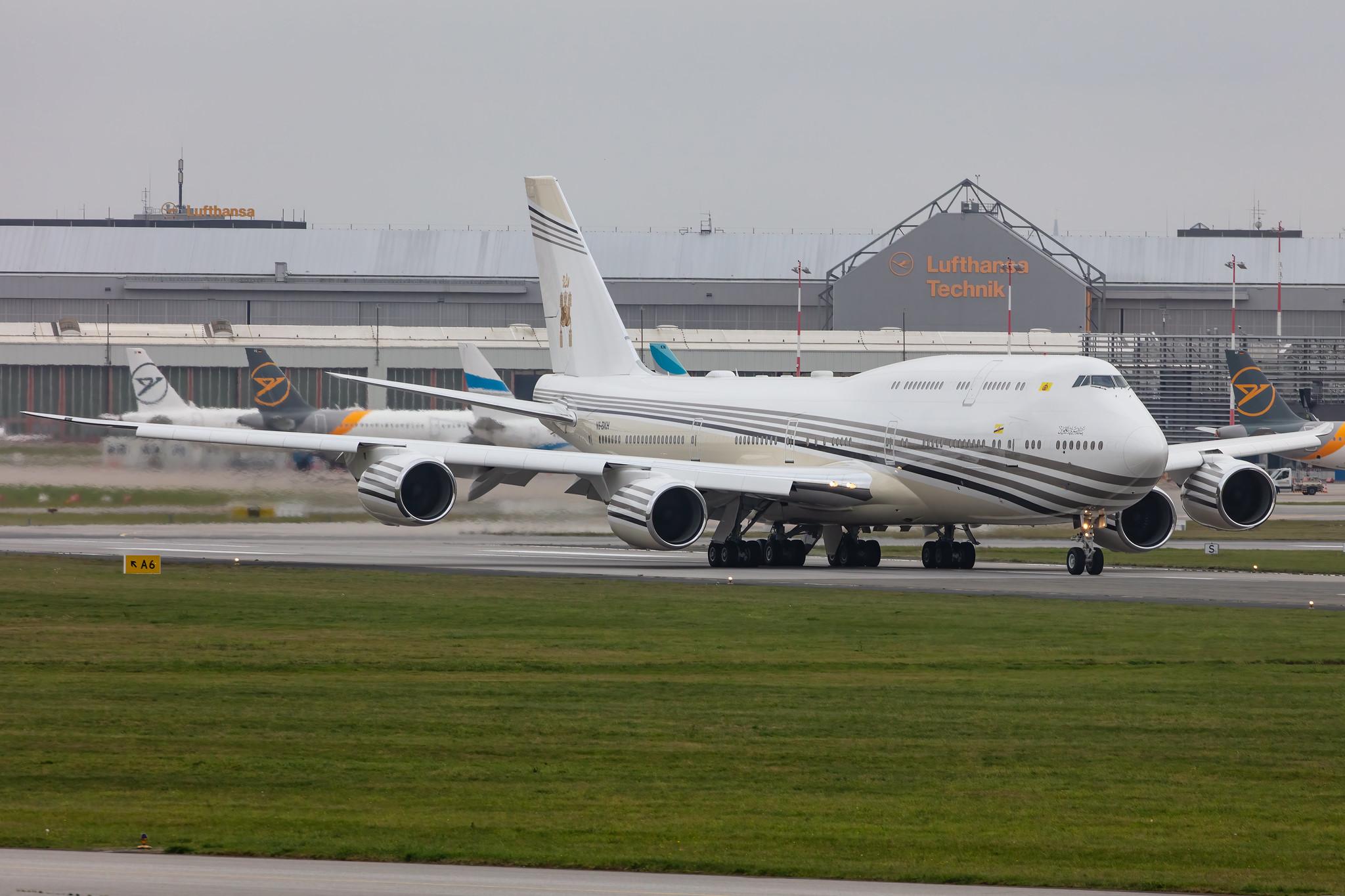 Hamburg Airport: Brunei Government |  Boeing 747-8LQ(BBJ) B748 | V8-BKH | MSN 41060