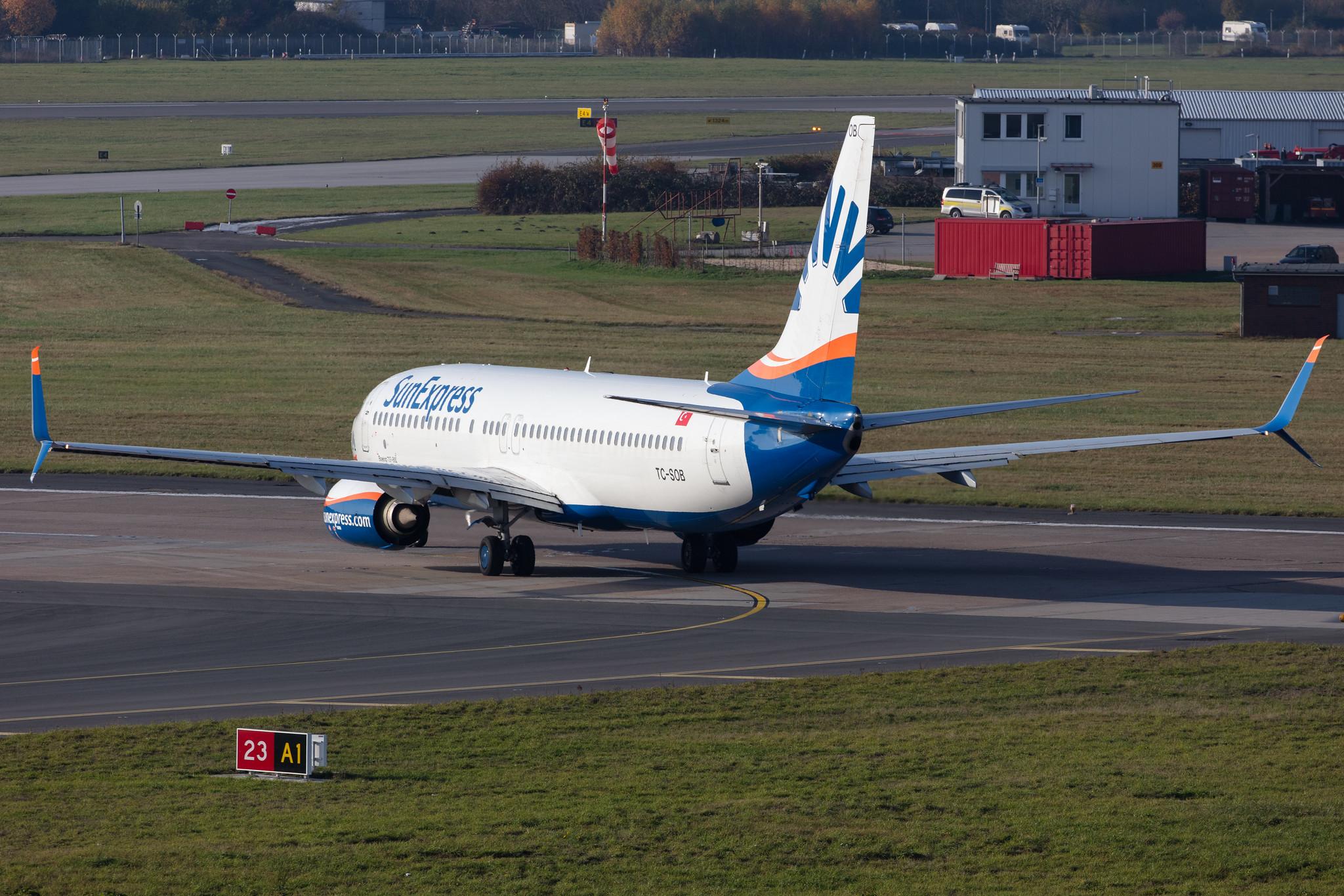 Hamburg Airport: SunExpress (XQ / SXS) |  Boeing 737-8HC B738 | TC-SOB | MSN 61175